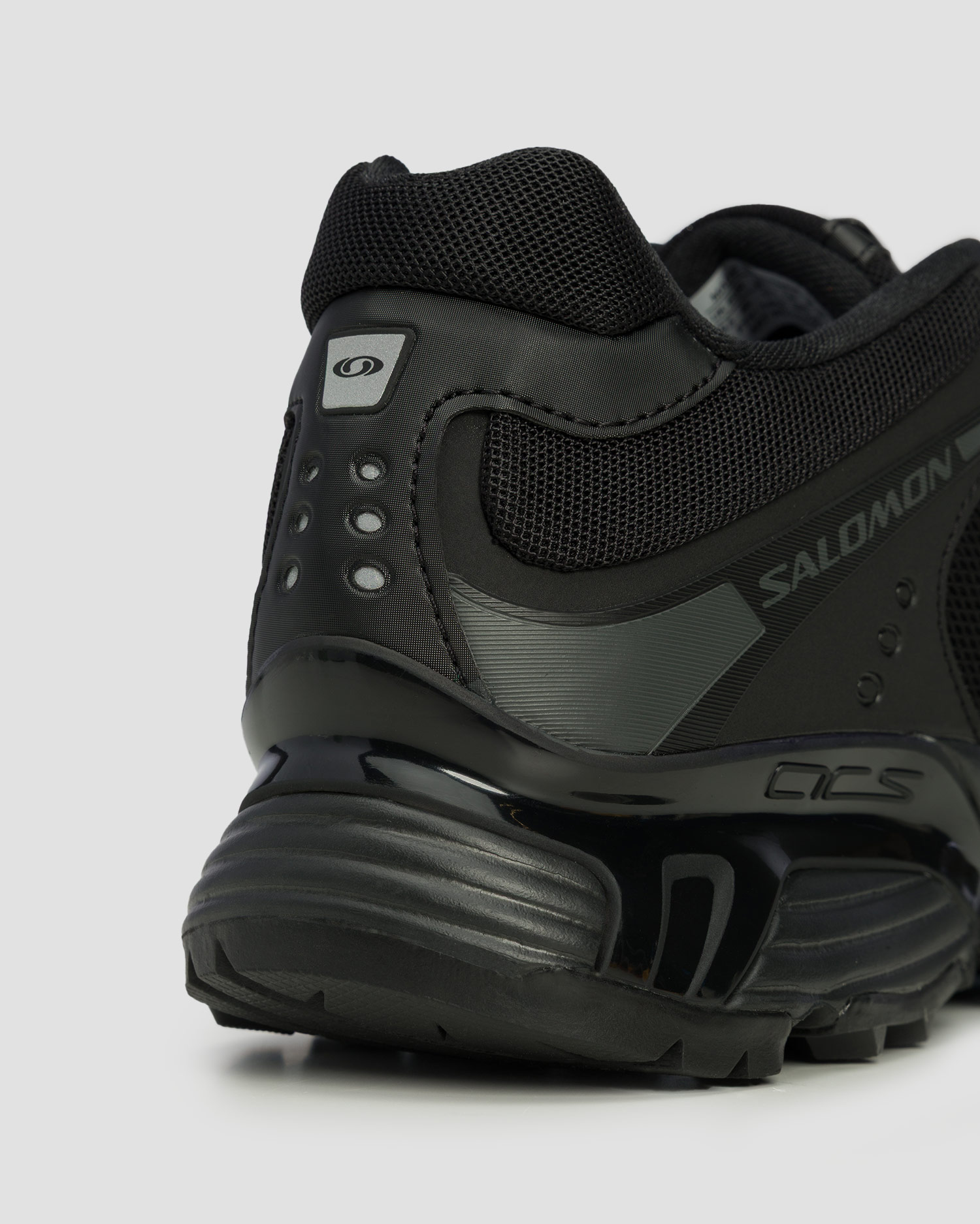 Unisex sneakers Salomon XT-Whisper black