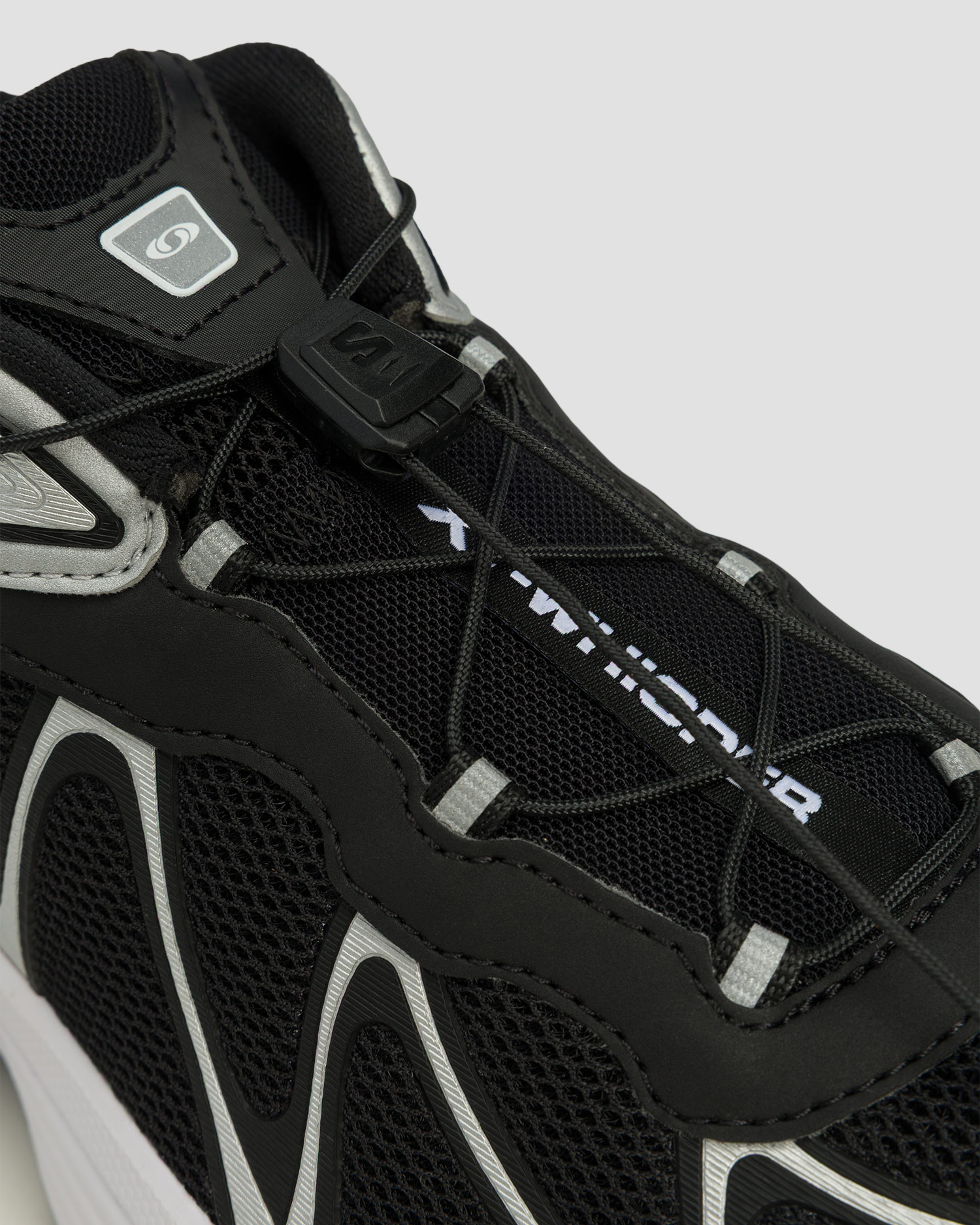 Salomon XT-Whisper Unisex-Sneaker in Schwarz und Silber