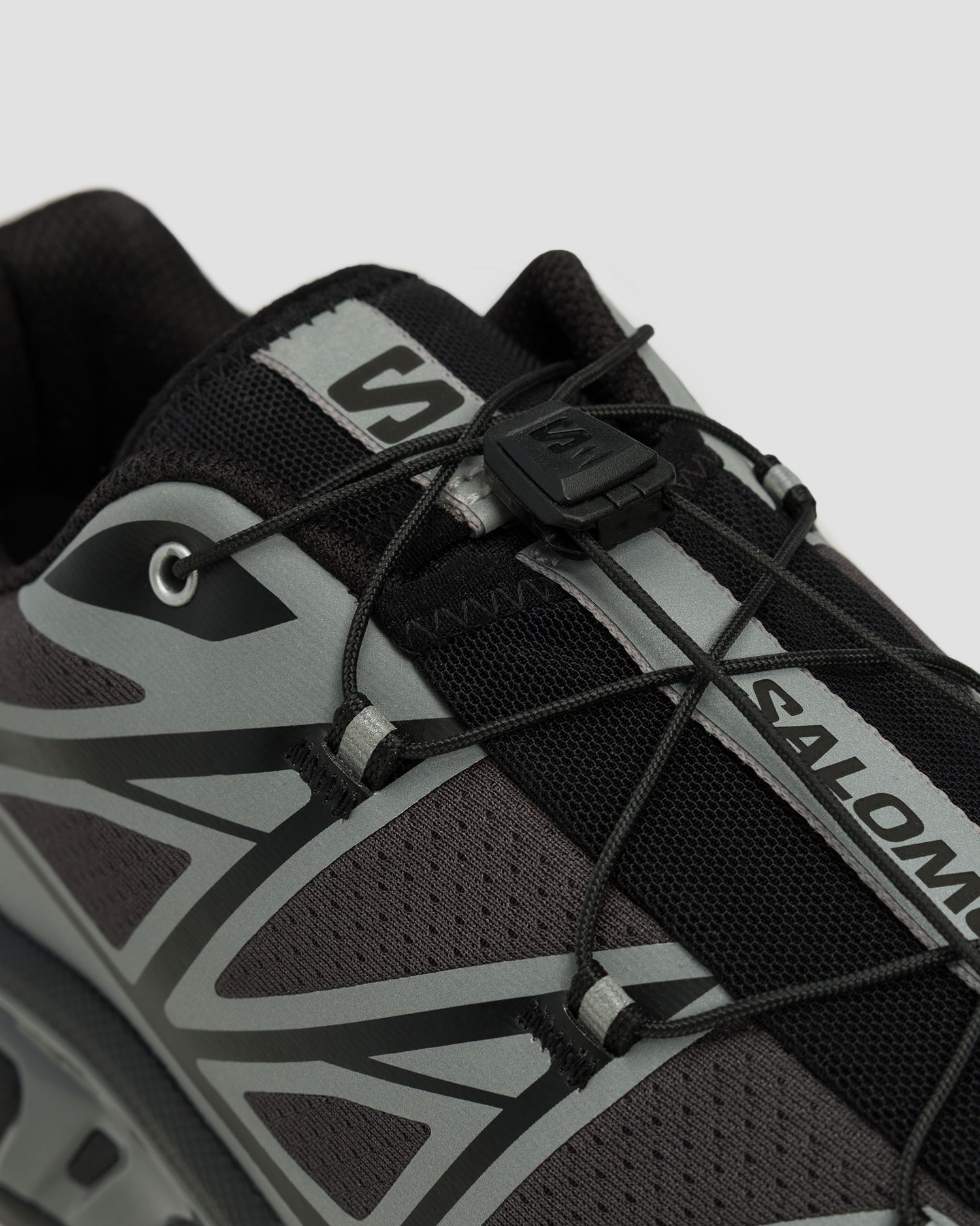 Salomon XT-6 Nocturne Vision Unisex-Trailschuhe in Schwarz und Grau