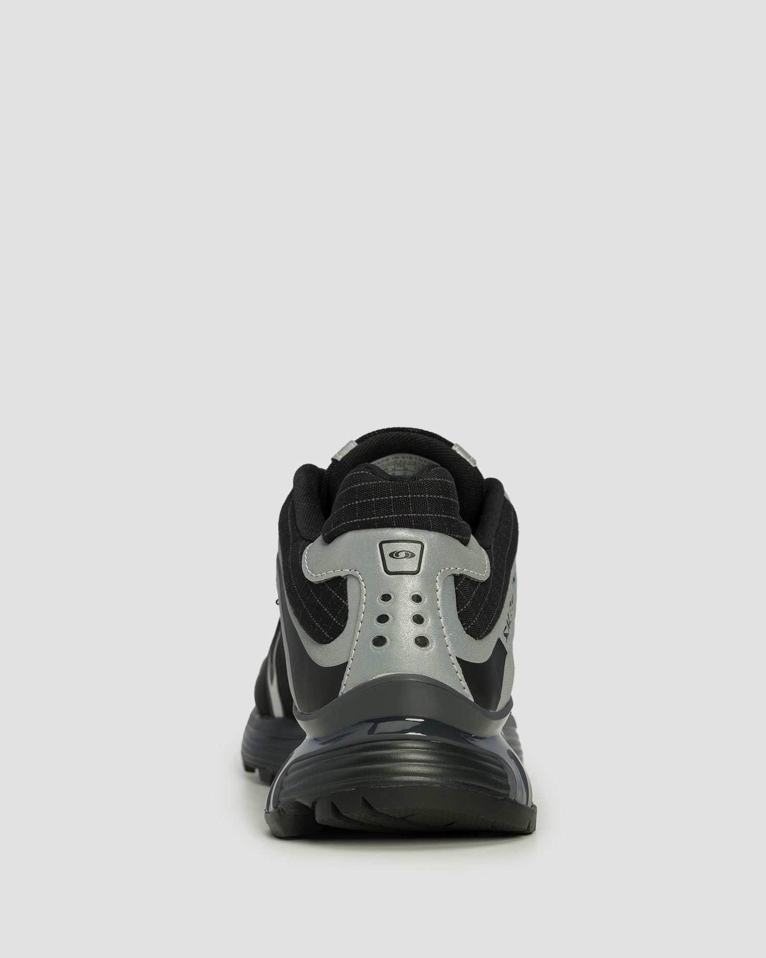 Salomon XT-Whisper Nocturne Unisex-Sneaker in Schwarz und Grau