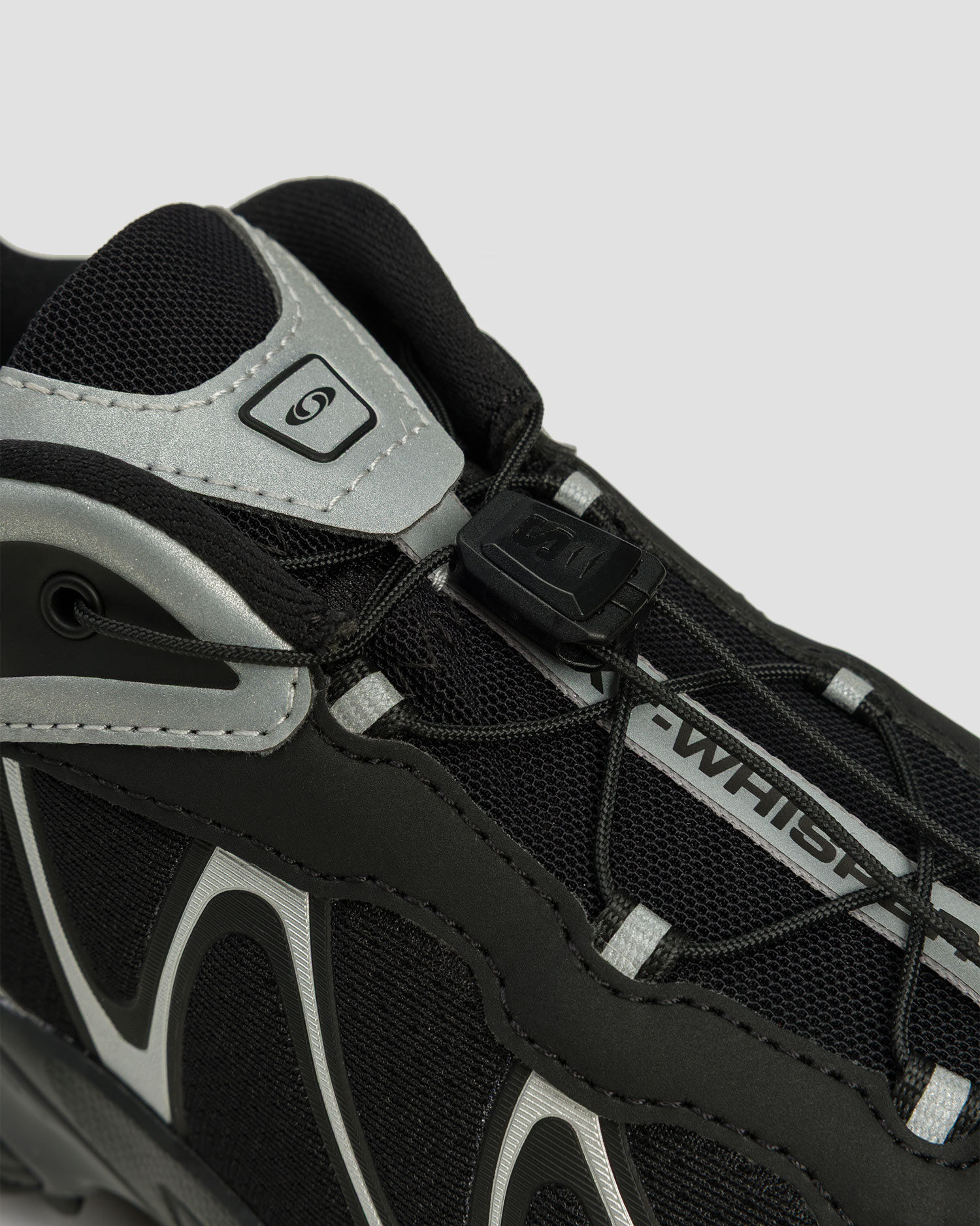 Salomon XT-Whisper Nocturne Unisex-Sneaker in Schwarz und Grau