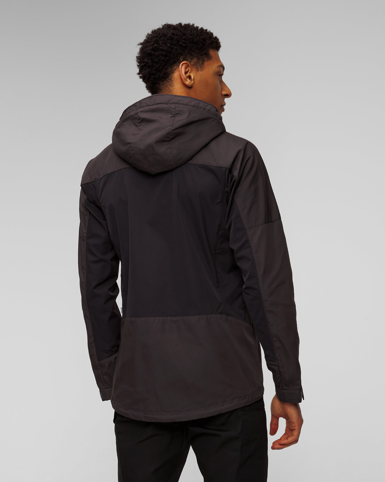 Fjallraven Abisko Lite Trekking Jacket M Herren-Trekkingjacke in Schwarz und Grau