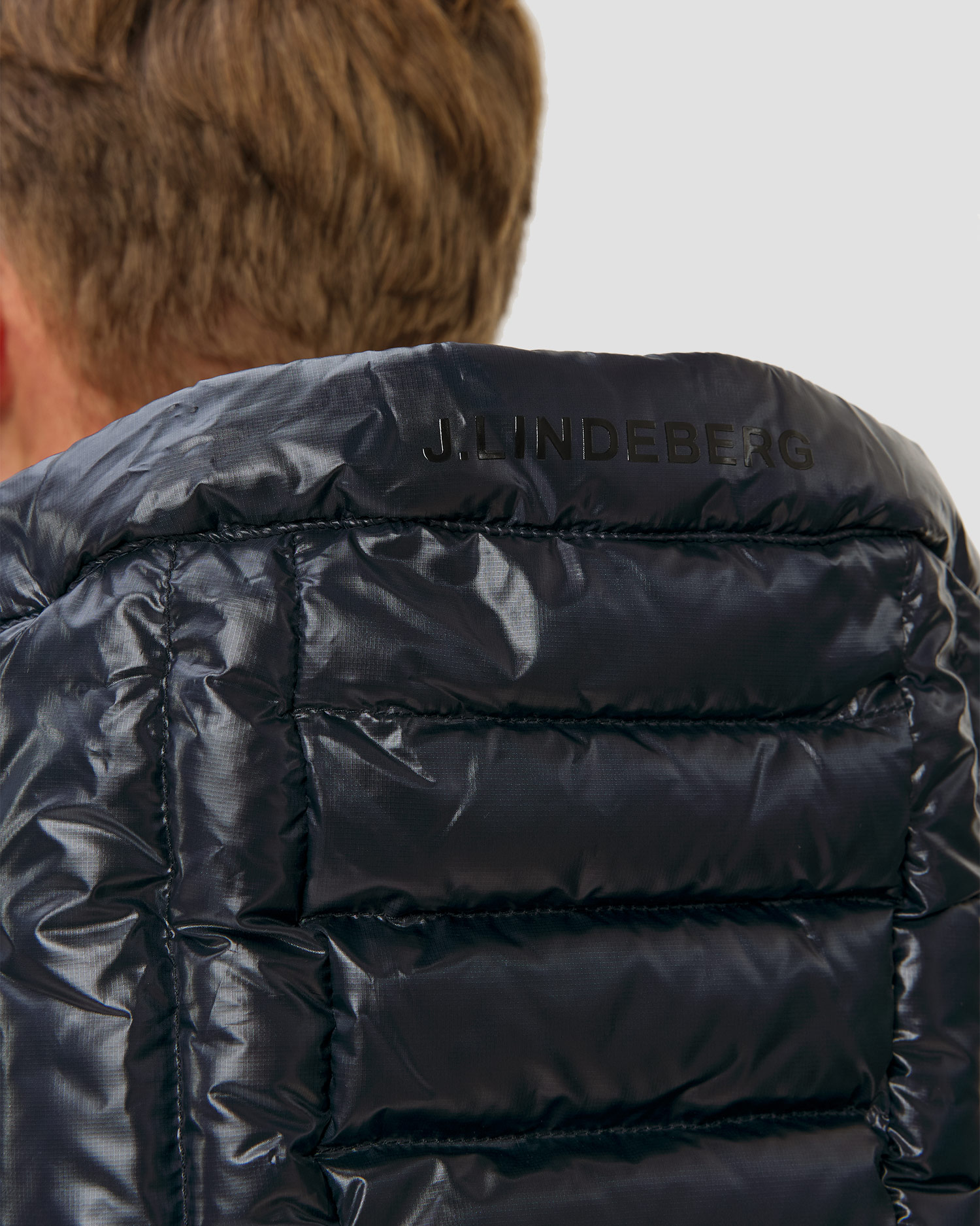 Kurtka puchowa męska J.Lindeberg Oden Light Down Hood granatowa