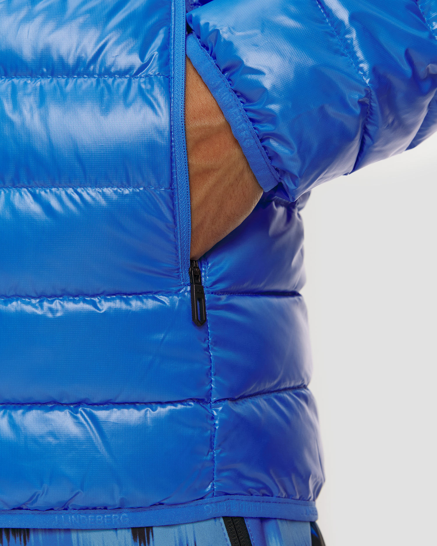 Kurtka puchowa męska J.Lindeberg Oden Light Down Hood niebieska