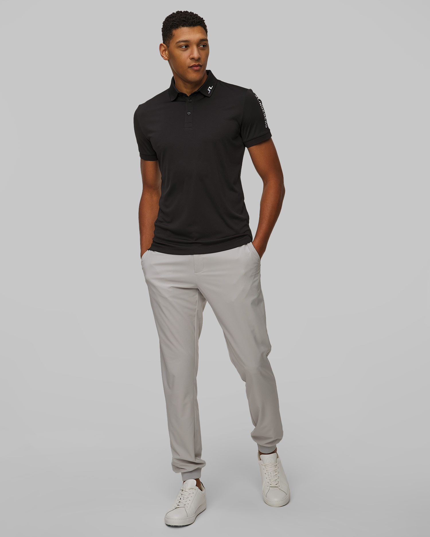 Pánské funkční polo J.Lindeberg Tour Tech Slim Fit Polo v Černé Barvě