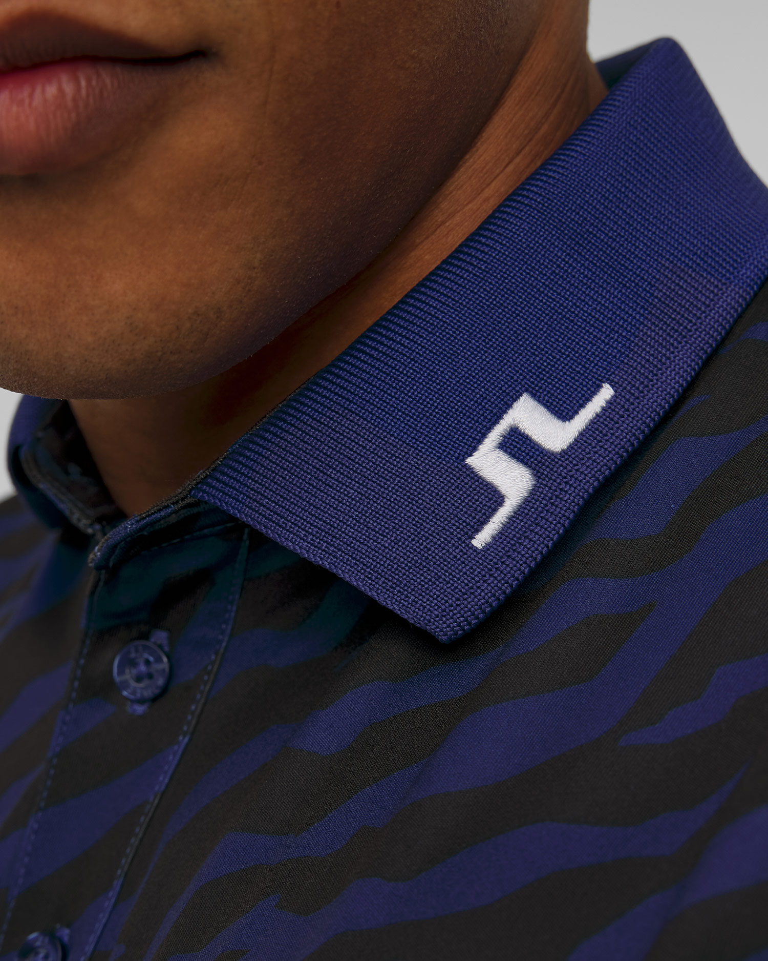 Polo tehnic pentru bărbați J.Lindeberg Tour Tech Print Polo bleumarin și negru