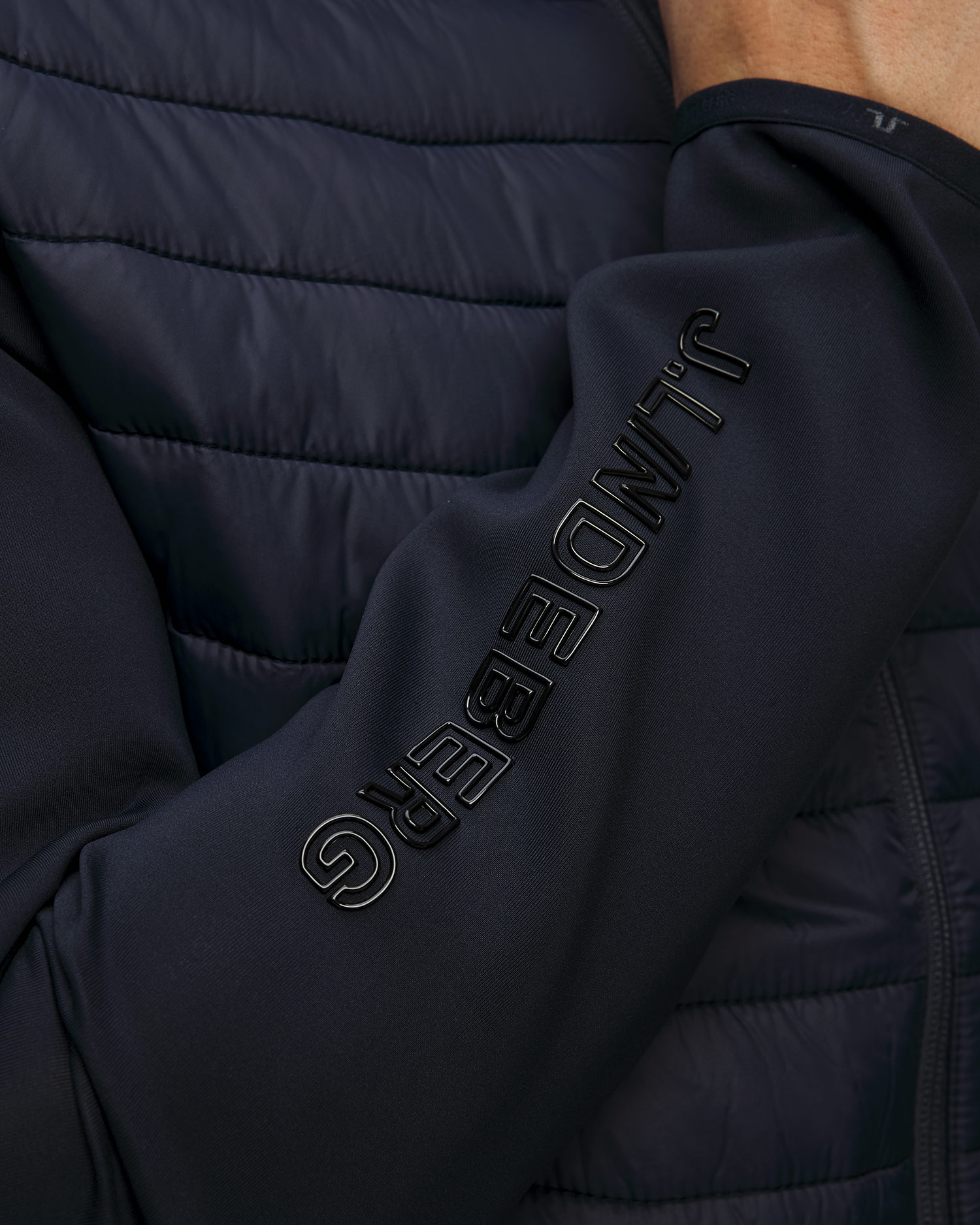 Veste hybride bleu marine pour hommes J.Lindeberg Holden Quilt Hybrid Hood