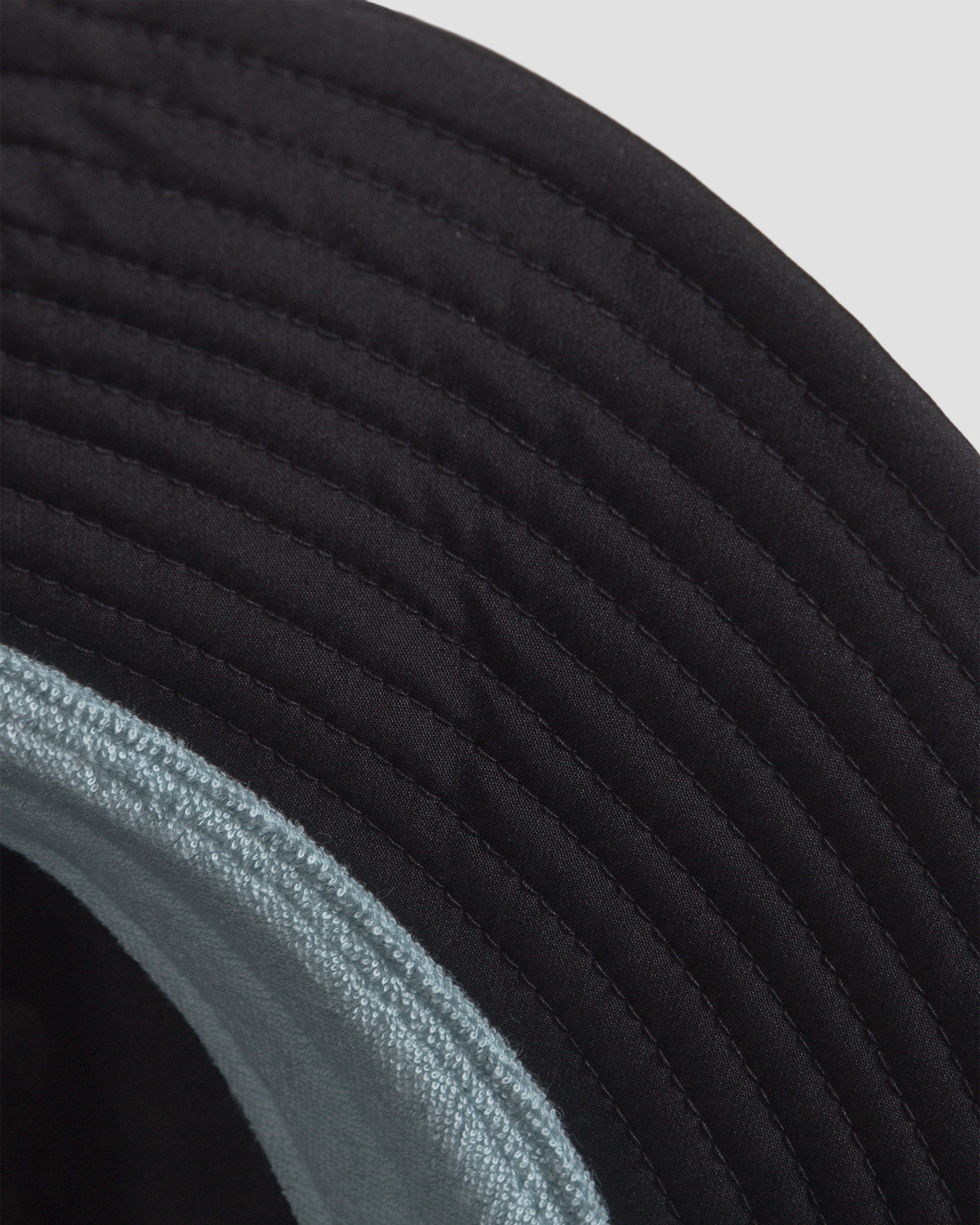 Czarny kapelusz kubełkowy damski J.Lindeberg Siri Bucket Hat