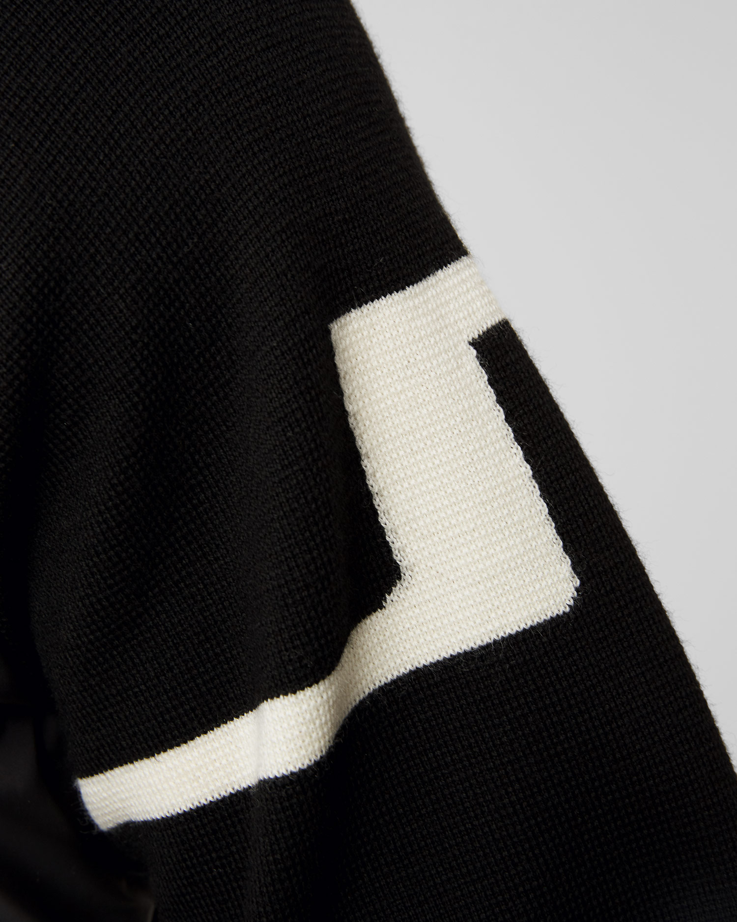 Czarna kurtka hybrydowa męska J.Lindeberg Cascade