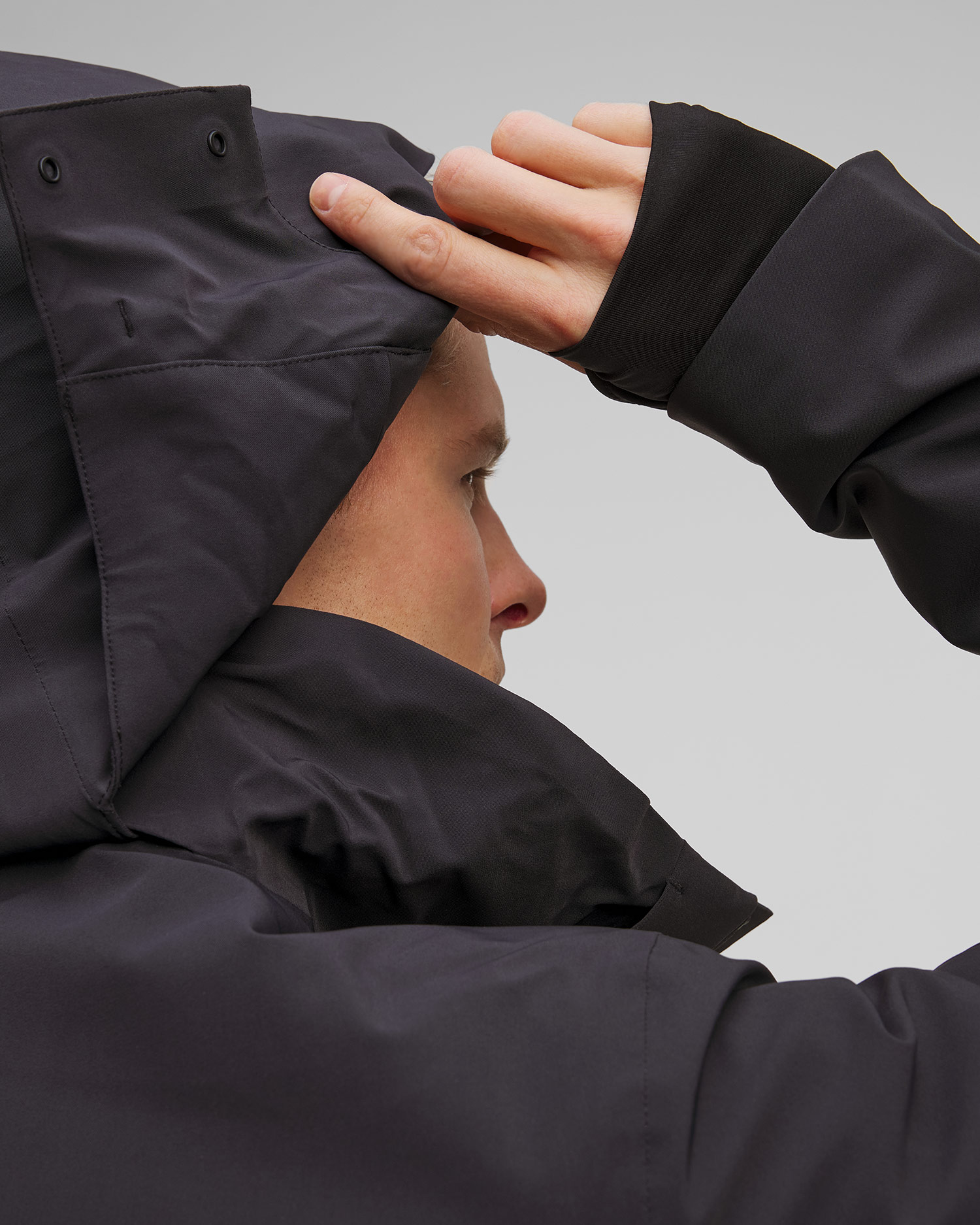 Czarna kurtka narciarska męska J.Lindeberg Omnia