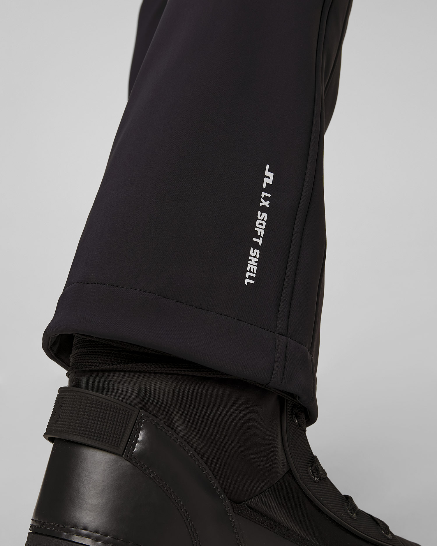 Czarne spodnie narciarskie damskie J.Lindeberg W Stanford