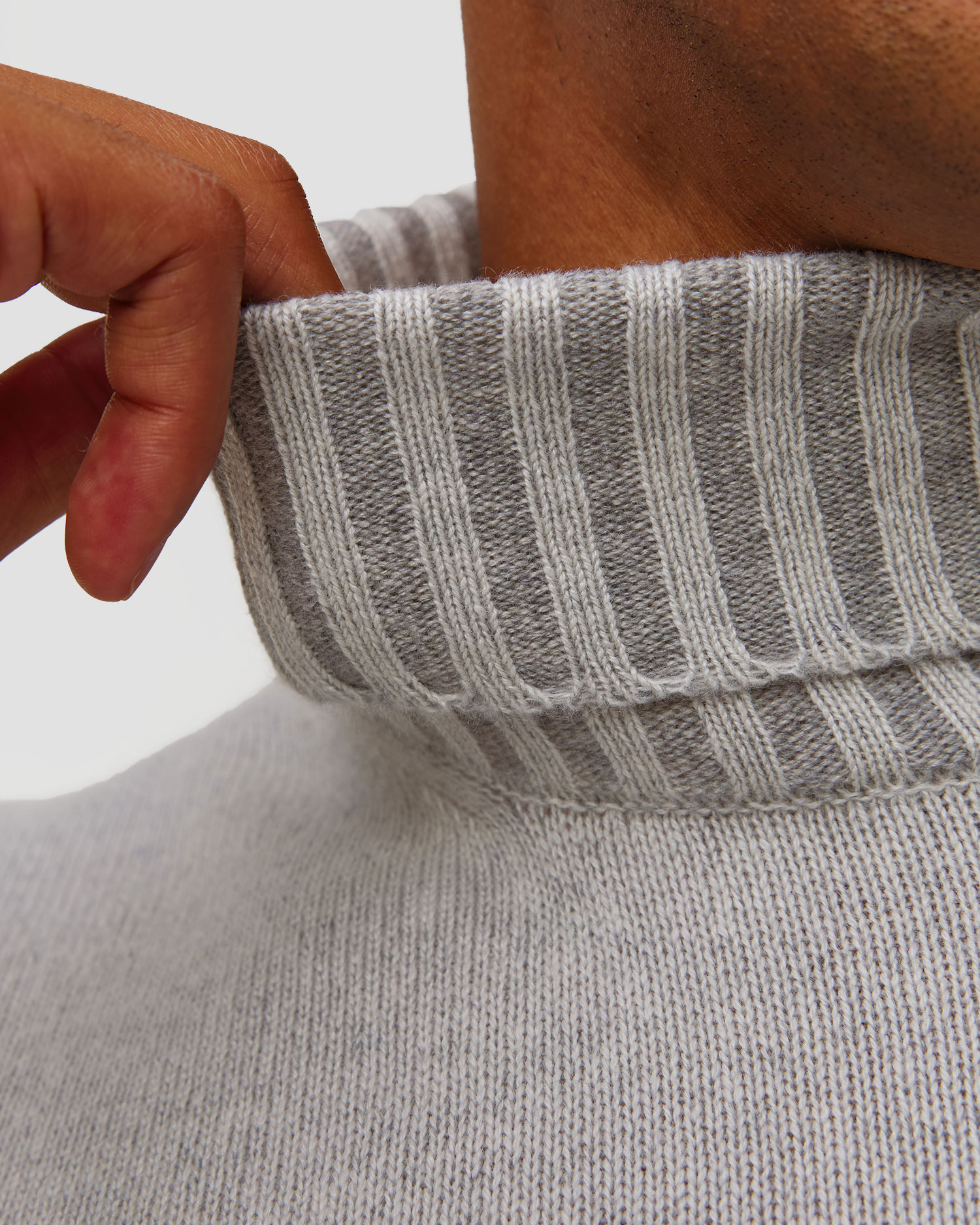 Pull à col roulé en cachemire gris pour hommes Gran Sasso