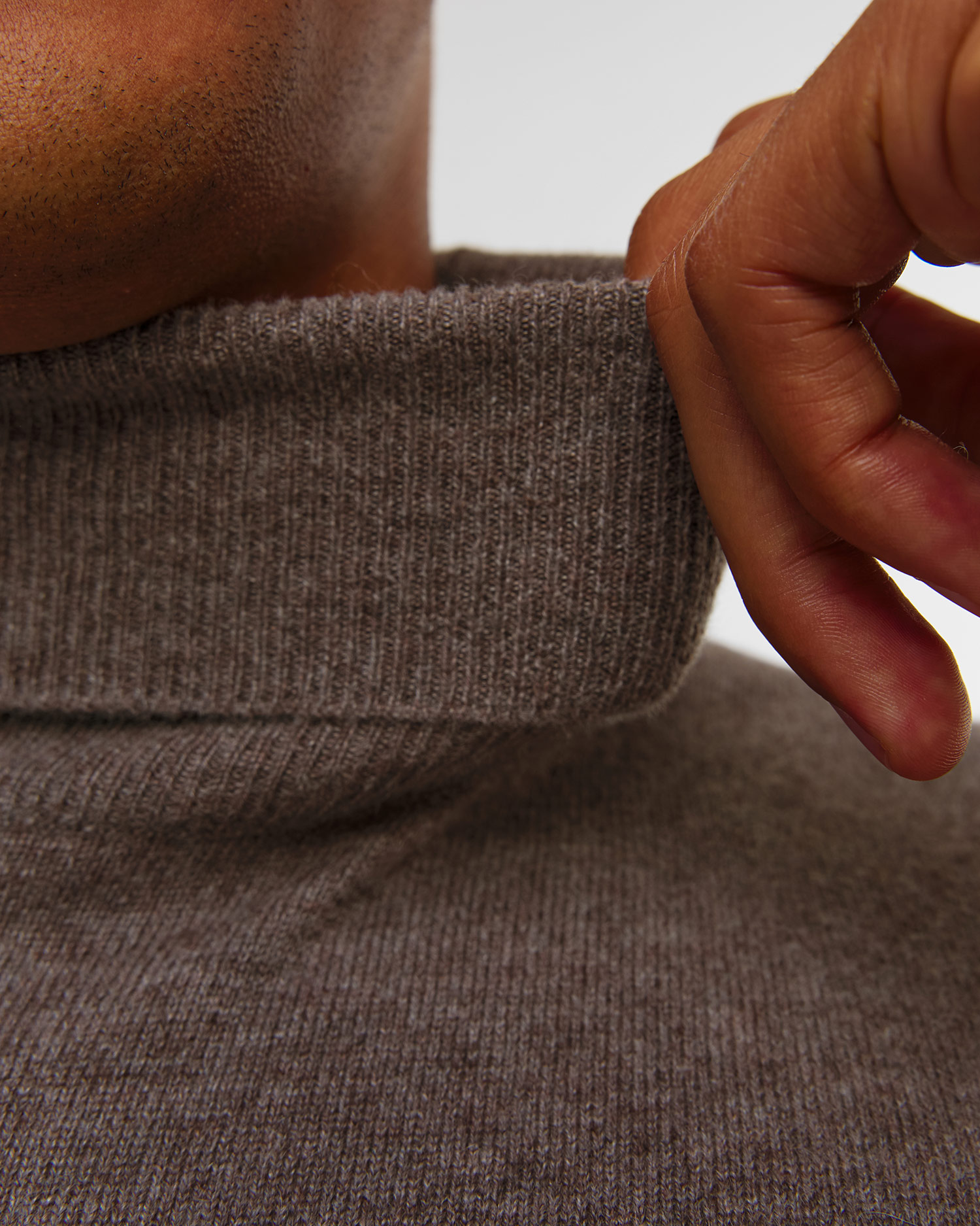 Pull à col roulé en cachemire pour hommes Gran Sasso