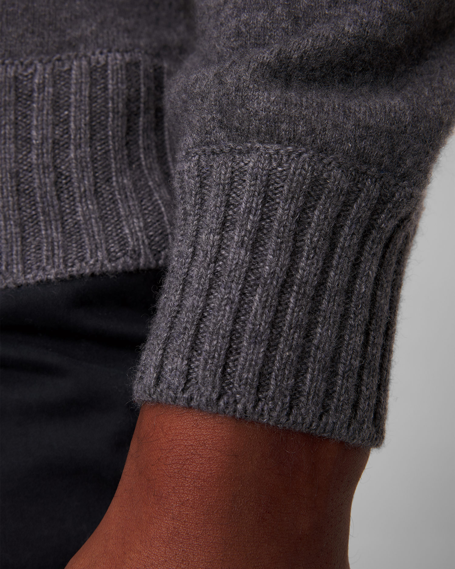 Maglione grigio in cashmere da uomo Gran Sasso