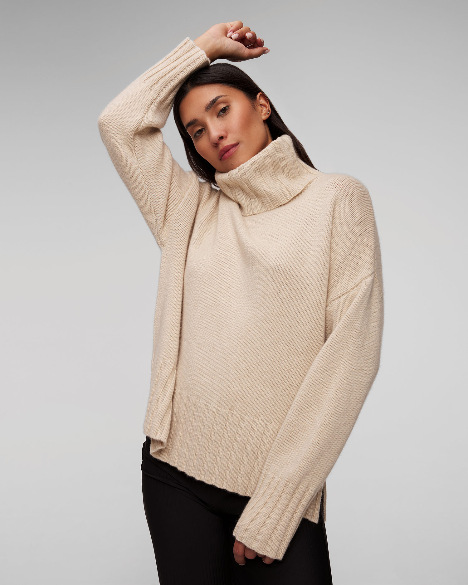 Women's beige cashmere turtleneck Kujten Yoko