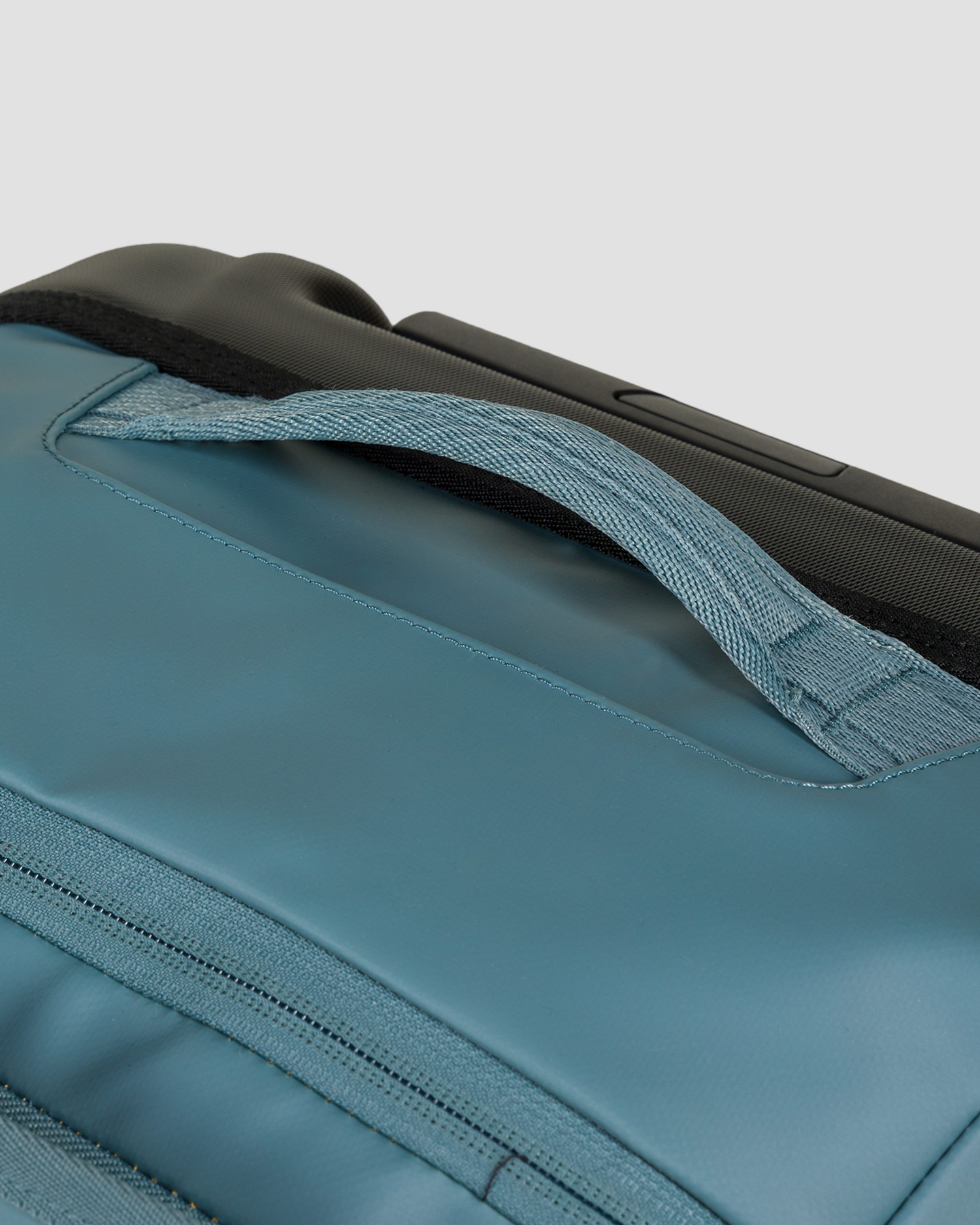 Thule Chasm Carry On Wheeled Duffel Bag 40L Reisetasche mit Rollen in Grau und Blau