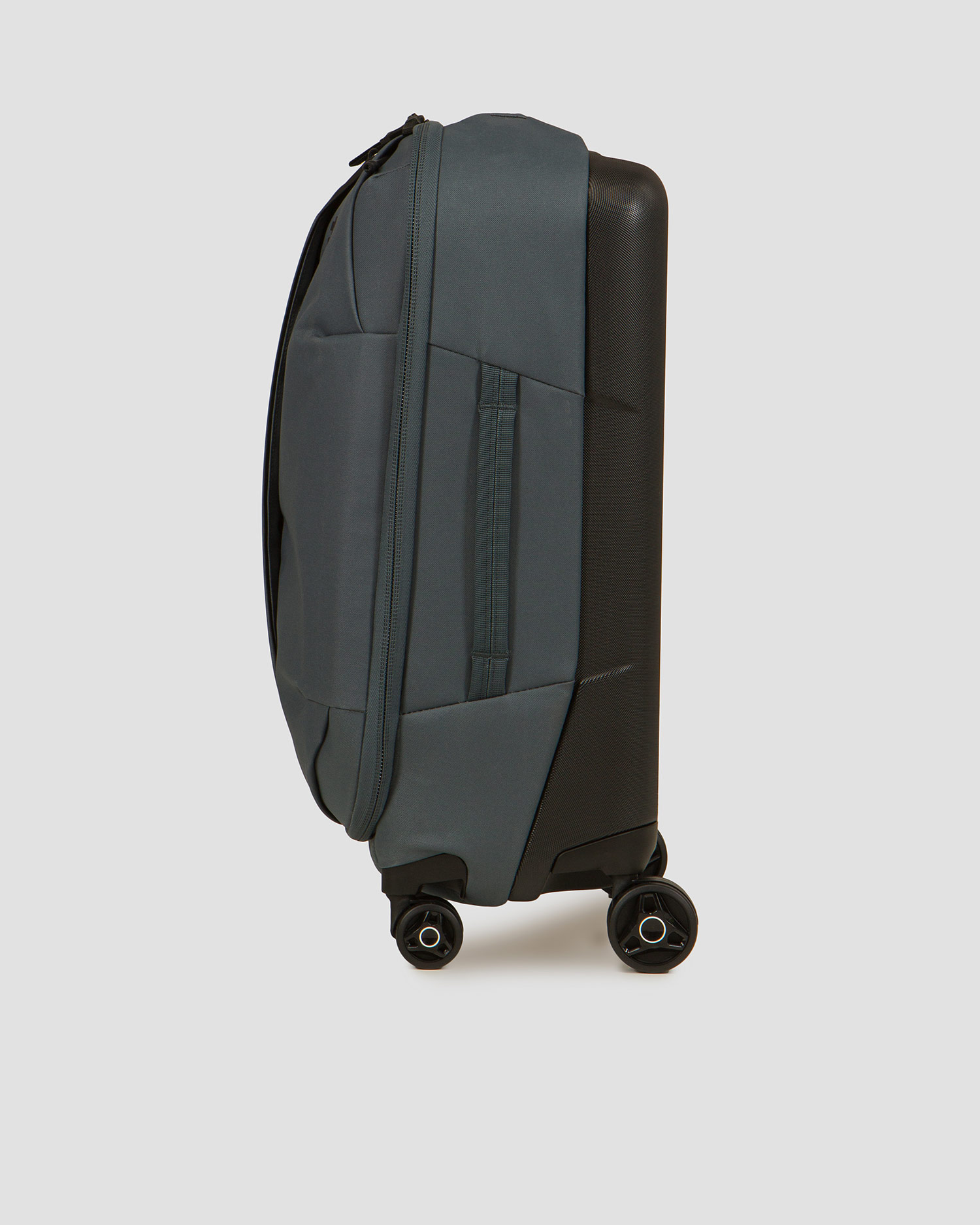 Travel bag on wheels Thule Aion Carry On Spinner 36L