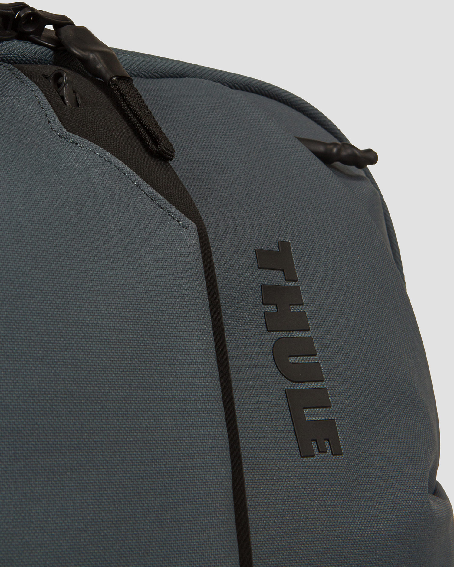 Travel bag on wheels Thule Aion Carry On Spinner 36L