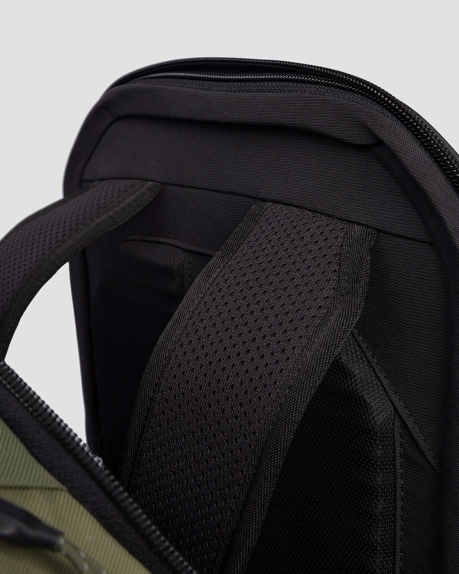 Geantă de bicicletă și rucsacThule Paramount Hybrid Pannier 26L