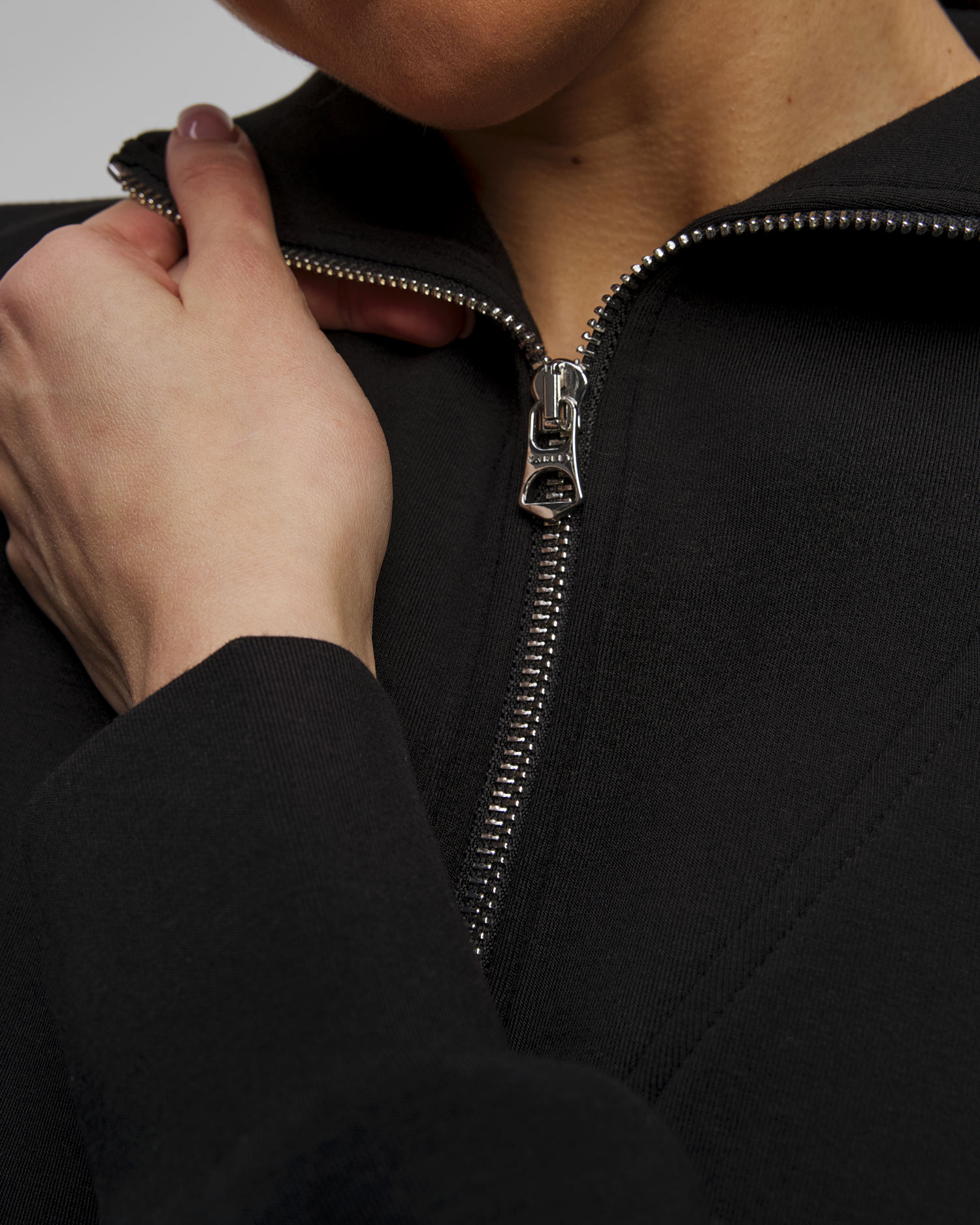 Women’s black sweatshirt Varley Hawley Half Zip Sweat