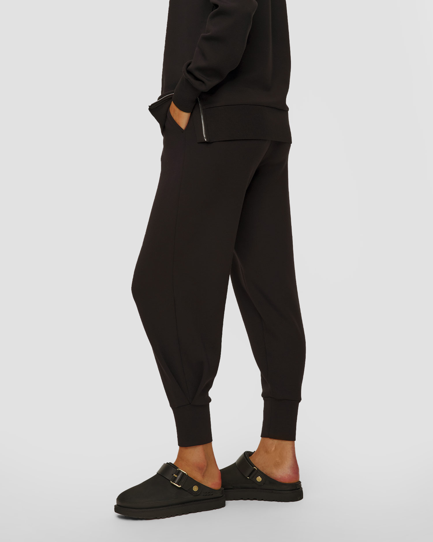 Pantaloni negri pentru femei Varley The Relaxed Pant 27.5