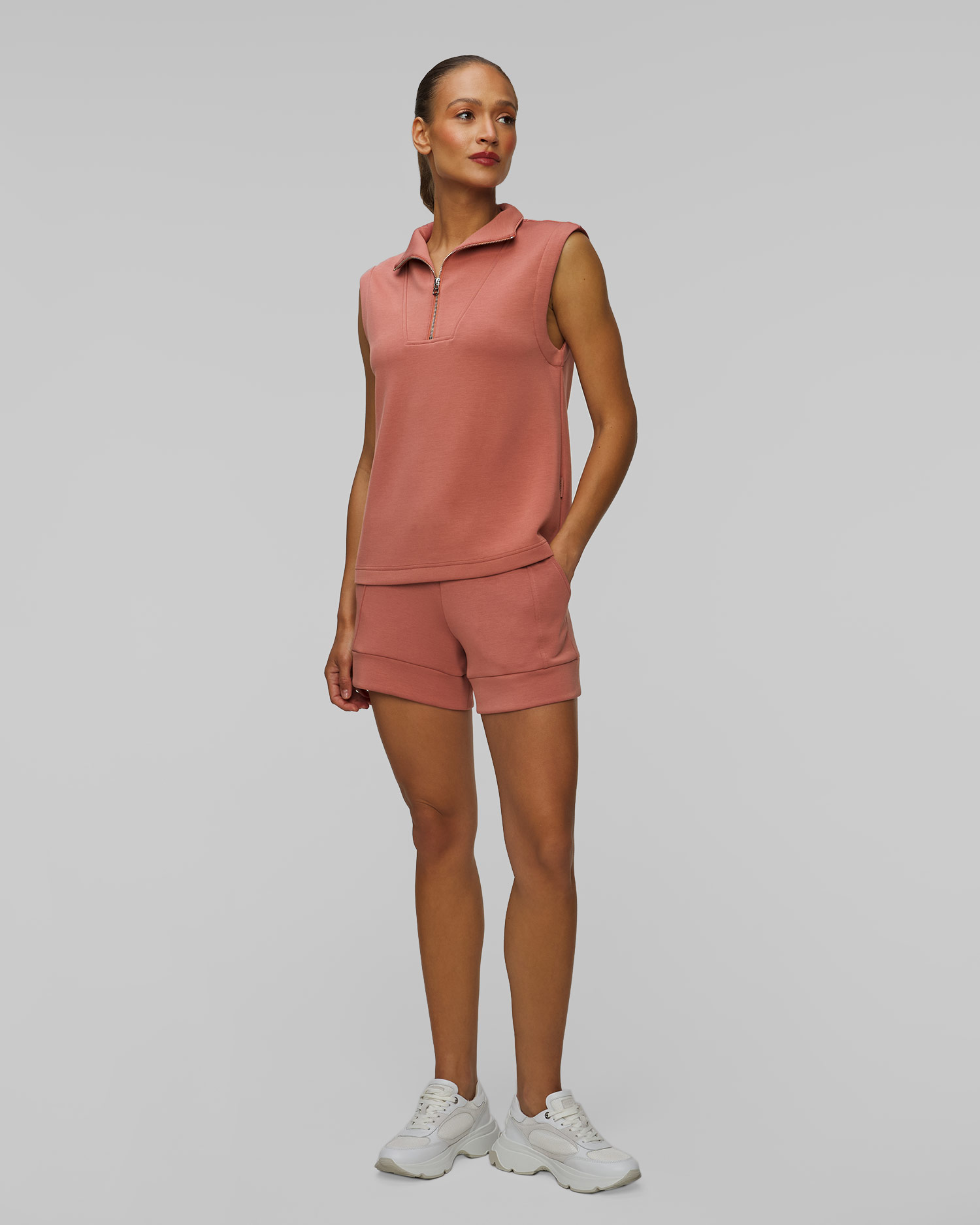 Pink women's sweat shorts Varley Atrium High Rise Short 4.5, Color/Pattern: Czerwony,Różowy