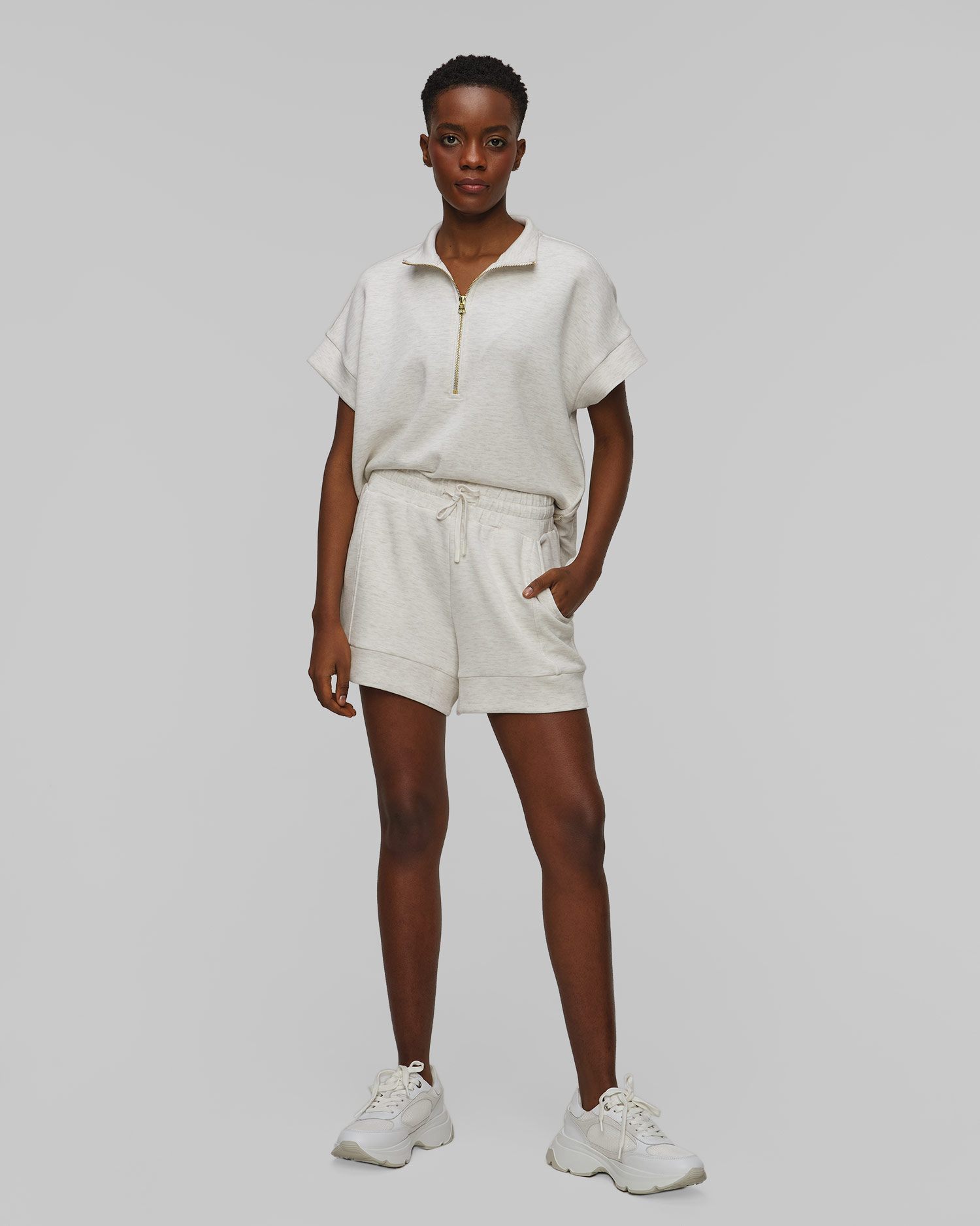 Beżowe szorty damskie Varley Atrium