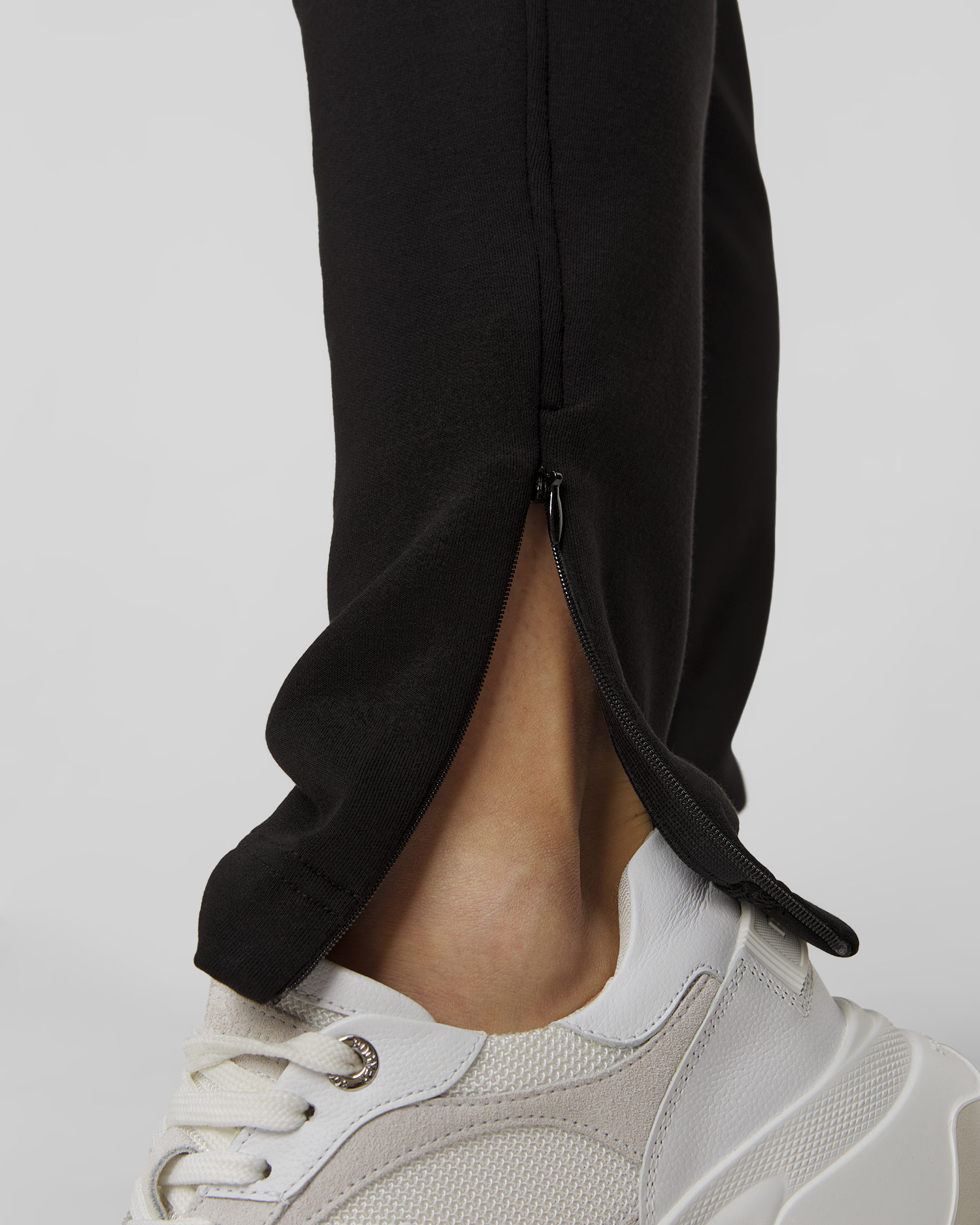 Pantalon noir pour femmes Varley The Slim Zip Hem Pant 29.5