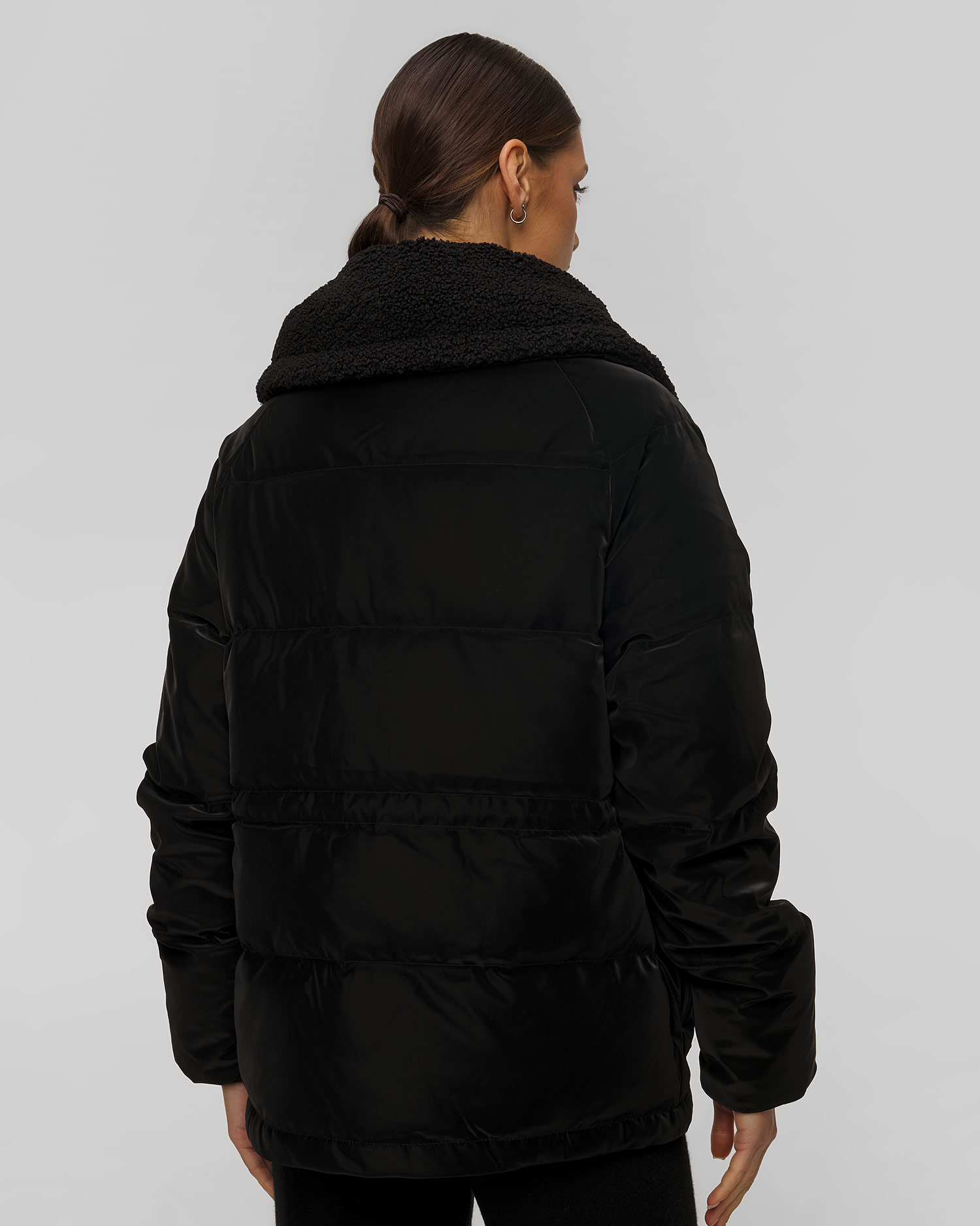 Czarna kurtka damska Varley Roseville Down Jacket