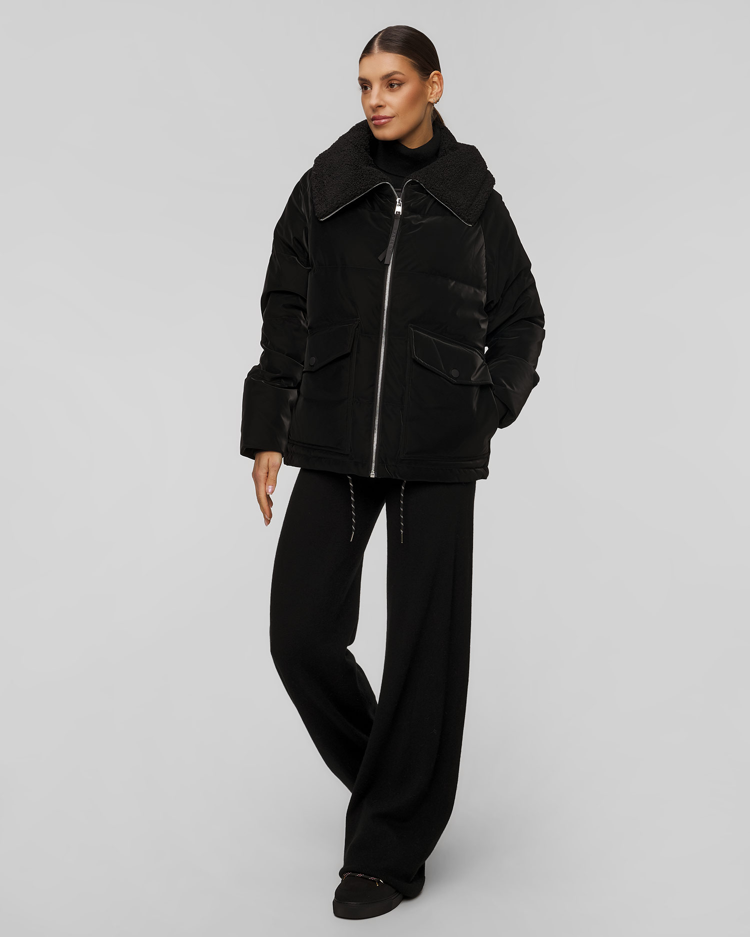 Czarna kurtka damska Varley Roseville Down Jacket