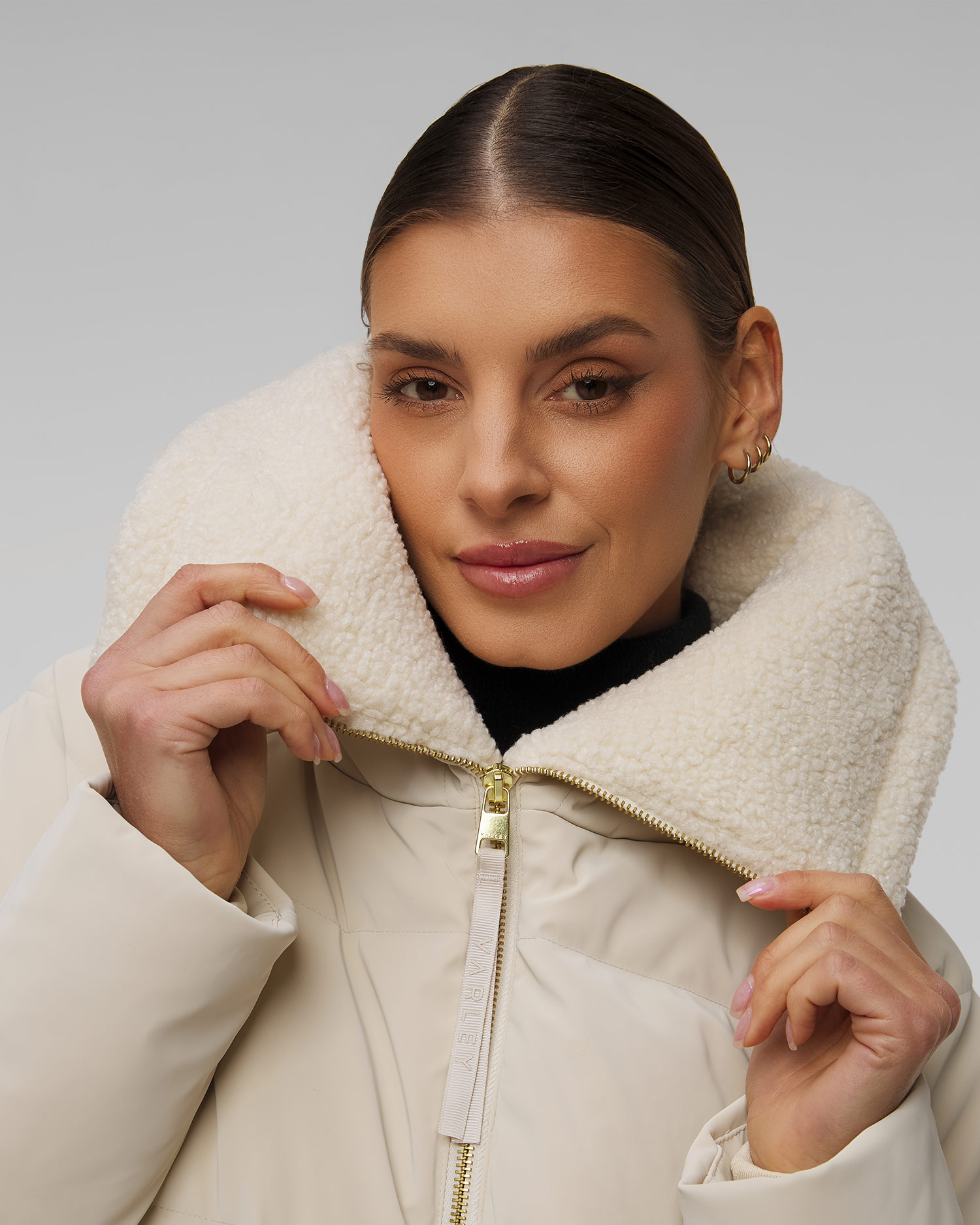 Beżowa kurtka damska Varley Roseville Down Jacket