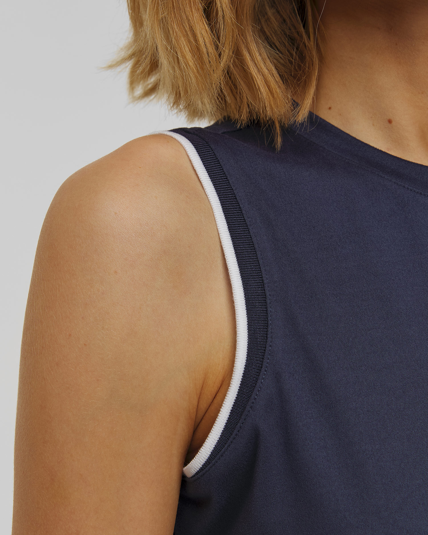 T-shirt bleu marine pour femmes Varley Arton Performance Tank