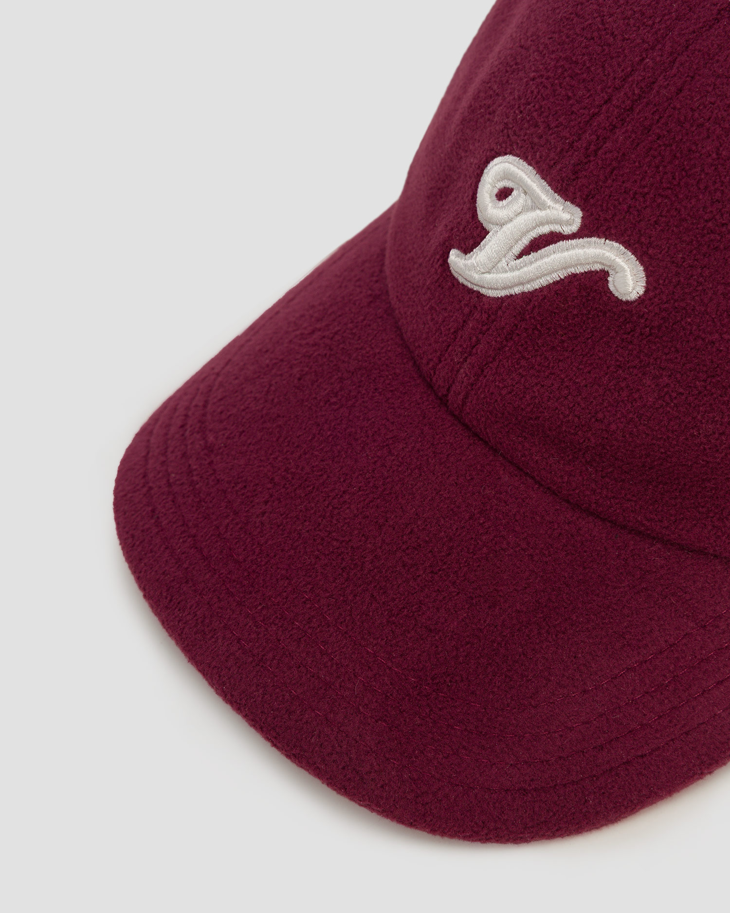 Varley Raina Fleece Cap Damenkappe in Dunkelrot