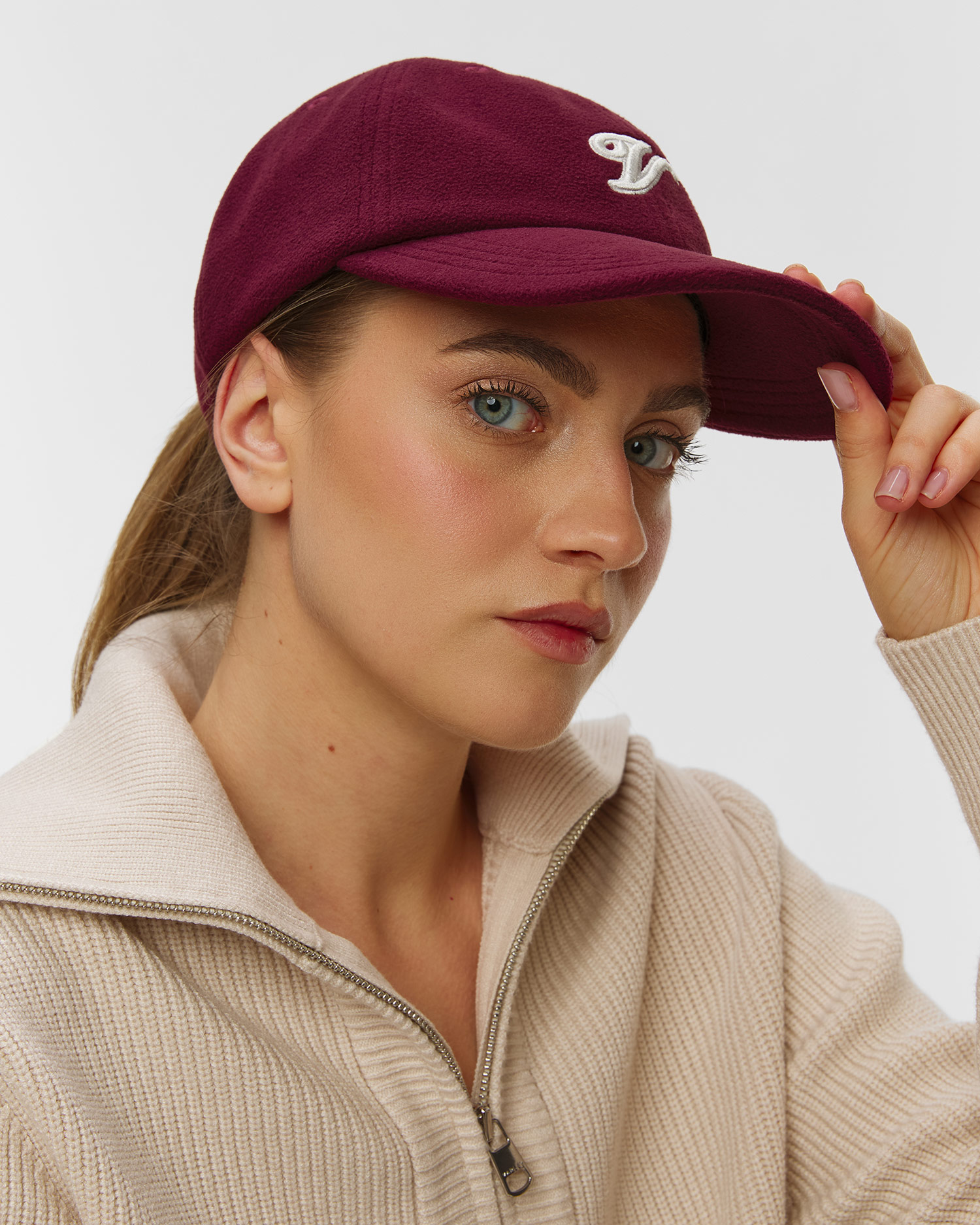 Varley Raina Fleece Cap Damenkappe in Dunkelrot