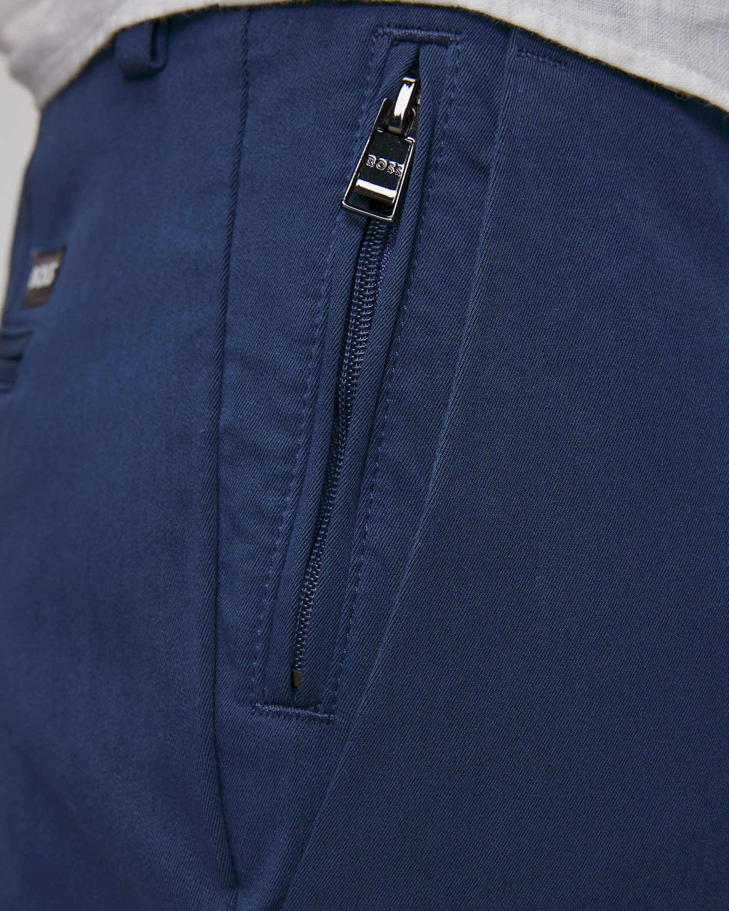 Pantaloni albaștri pentru bărbați Hugo Boss Kaito1