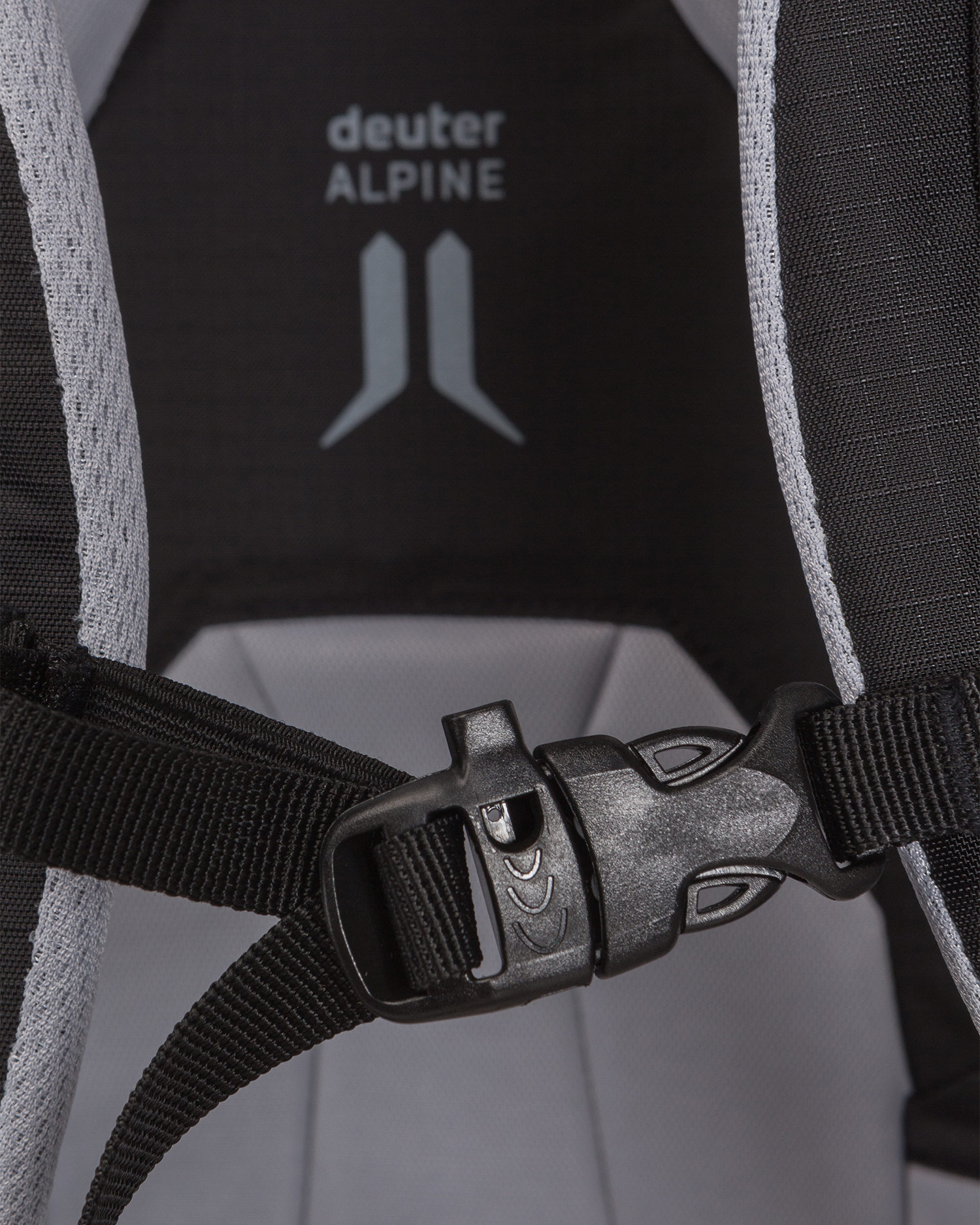 Dámsky čierny lyžiarsky batoh Deuter Freerider 28 SL