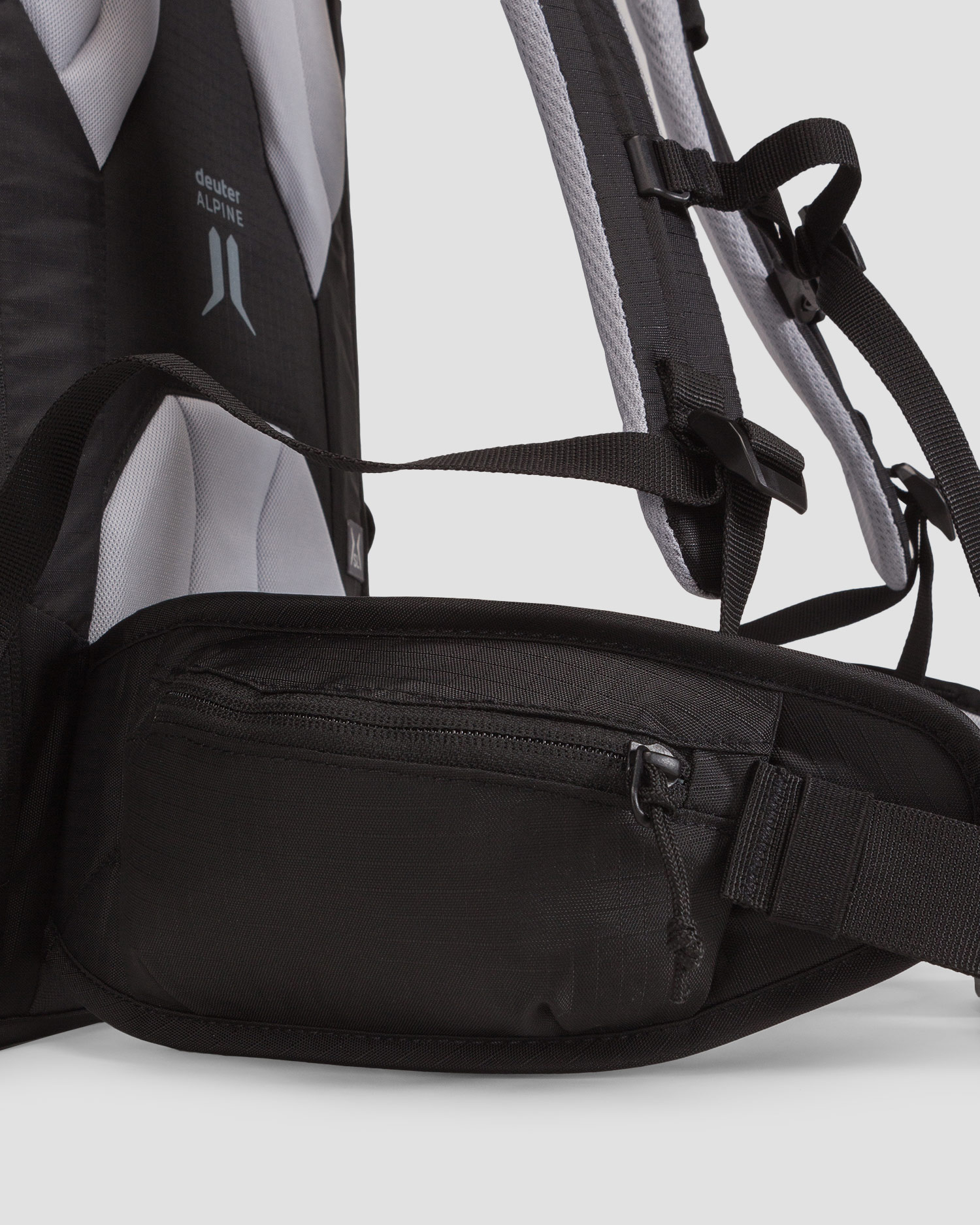 Dámsky čierny lyžiarsky batoh Deuter Freerider 28 SL