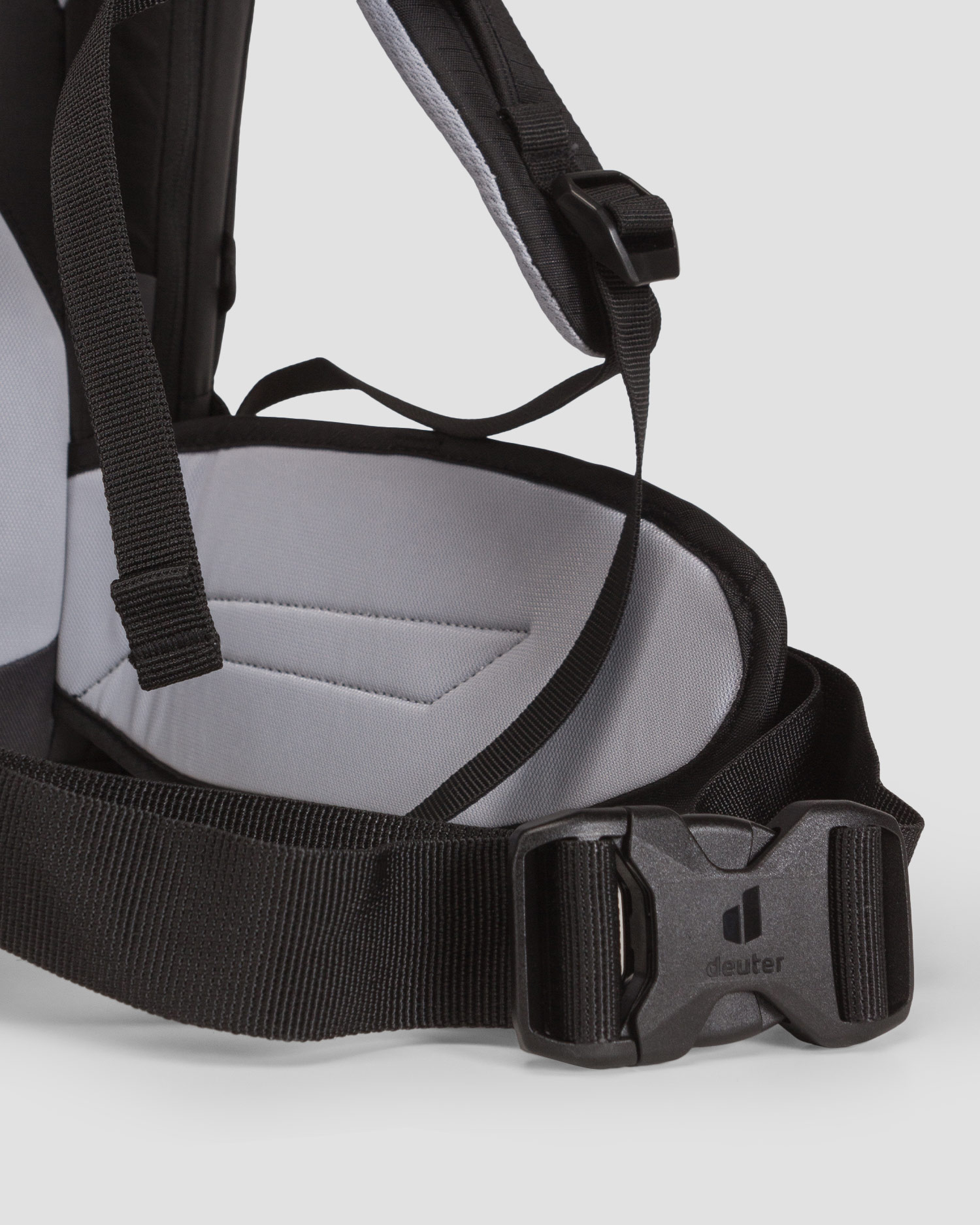 Dámsky čierny lyžiarsky batoh Deuter Freerider 28 SL