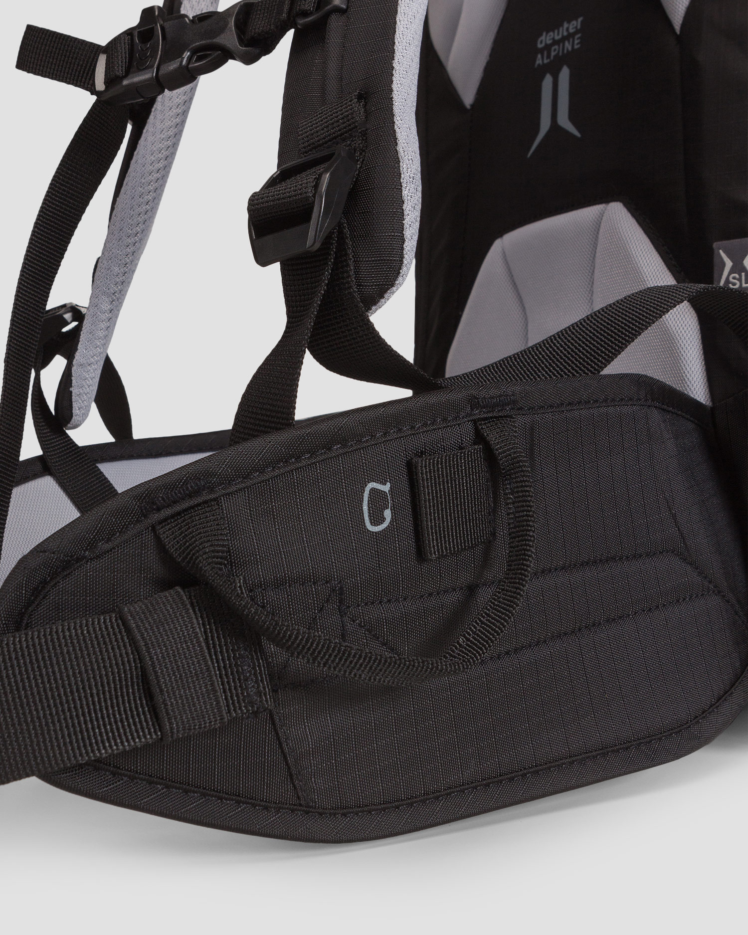 Dámsky čierny lyžiarsky batoh Deuter Freerider 28 SL