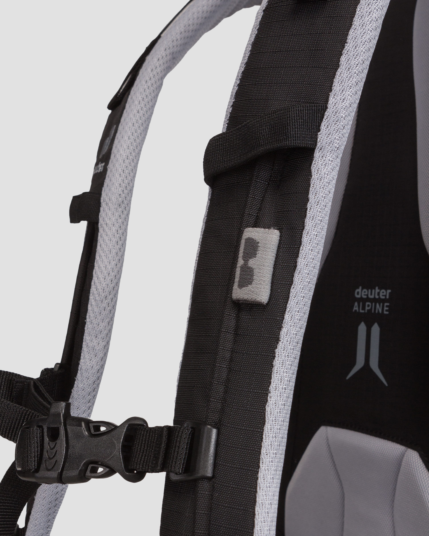 Dámsky čierny lyžiarsky batoh Deuter Freerider 28 SL