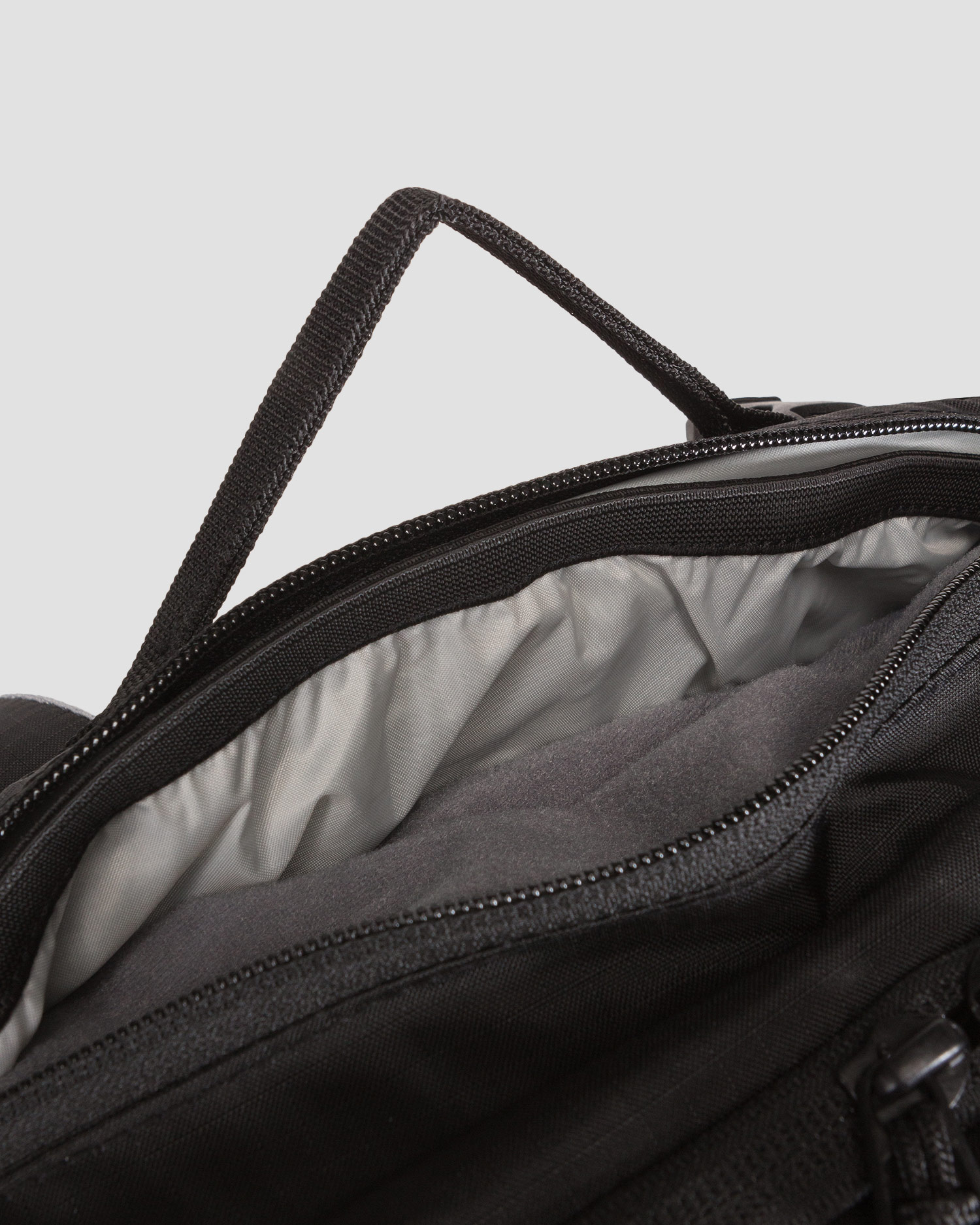 Dámsky čierny lyžiarsky batoh Deuter Freerider 28 SL