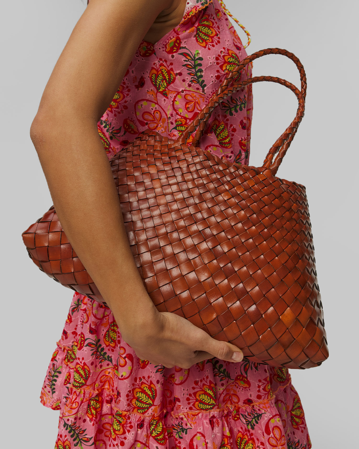 Borsa intrecciata in pelle Dragon Diffusion Santa Croce Big marrone