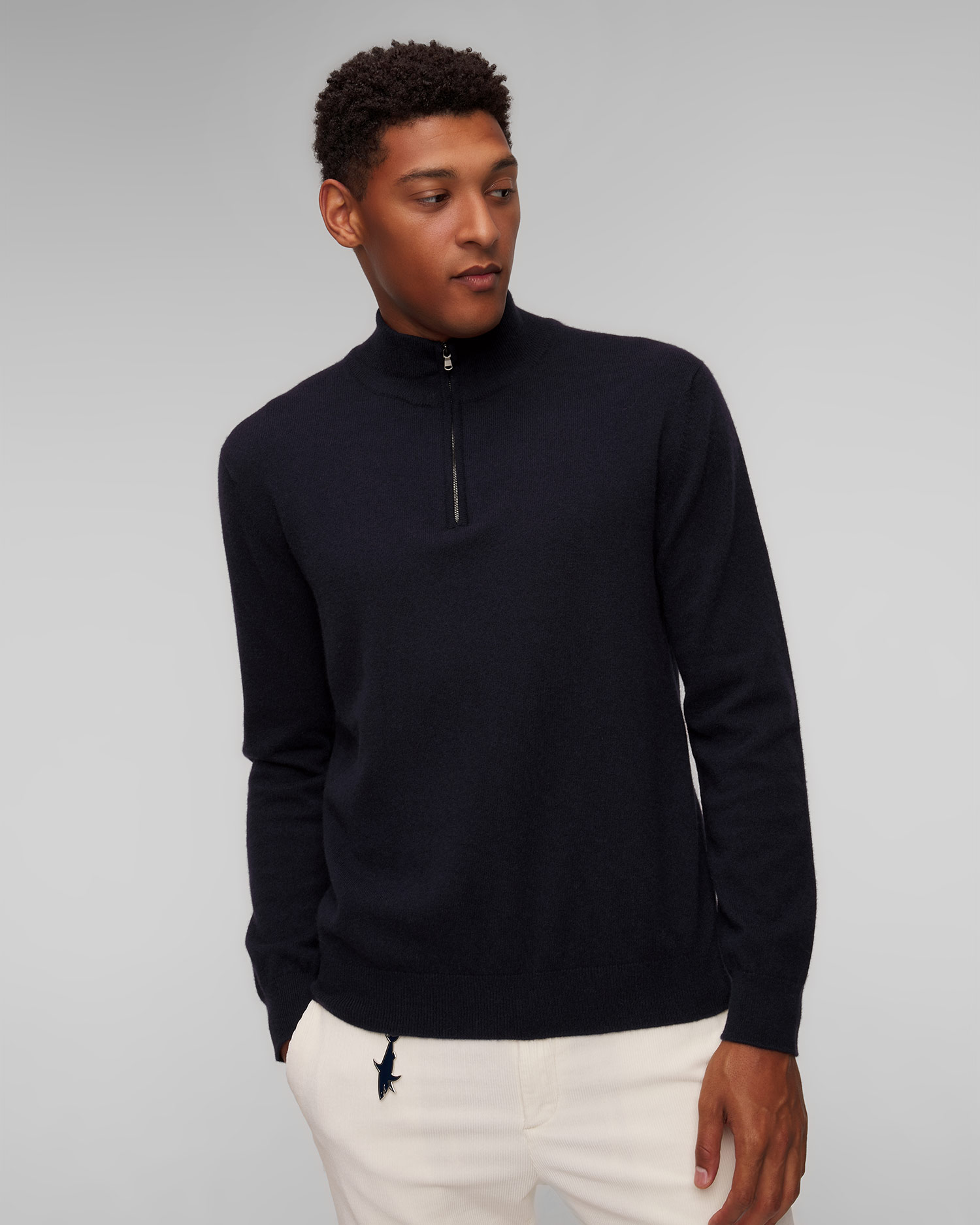 Maglione blu scuro in cashmere da uomo Johnstons of Elgin, Colore/Disegno: Granatowy