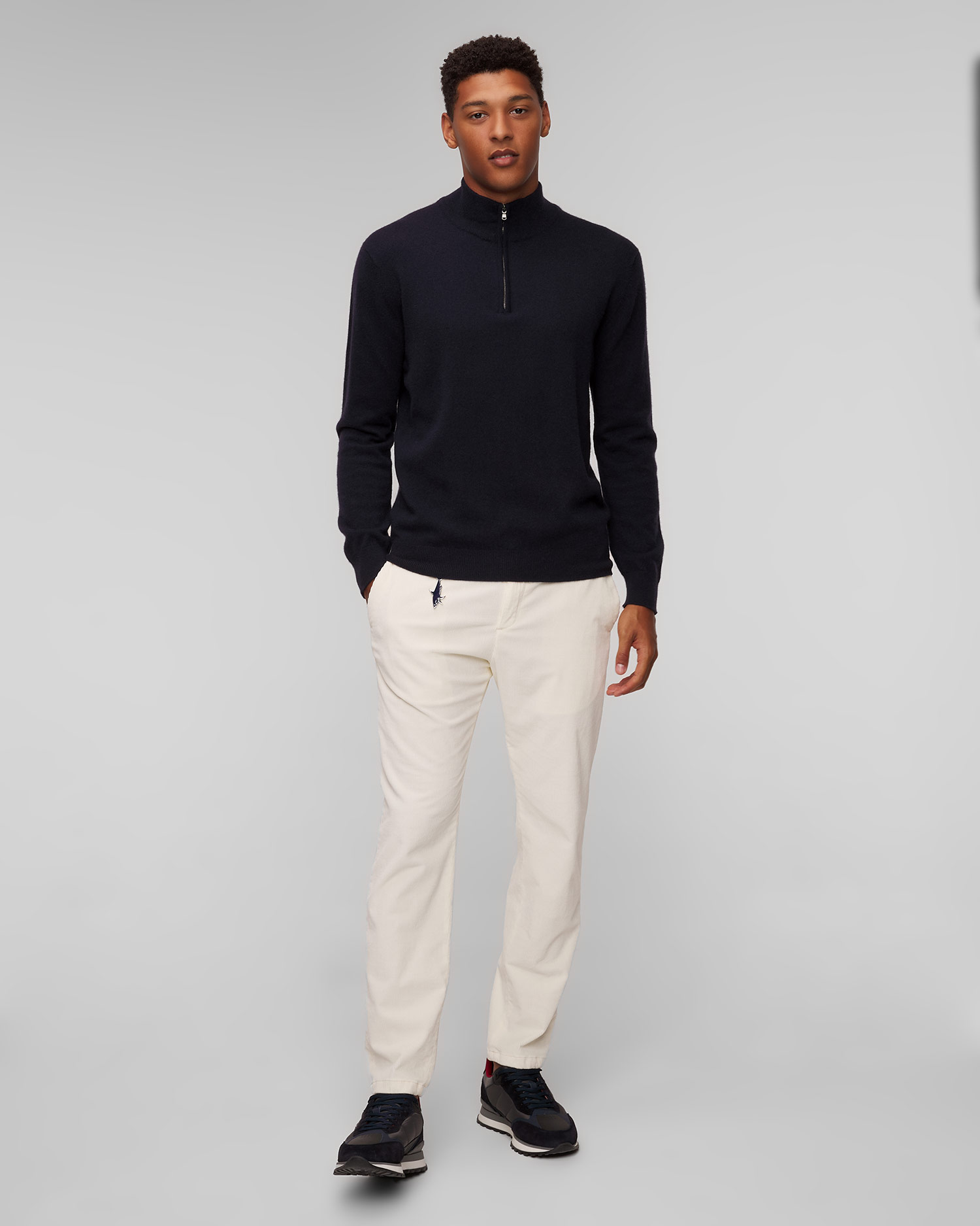 Maglione blu scuro in cashmere da uomo Johnstons of Elgin