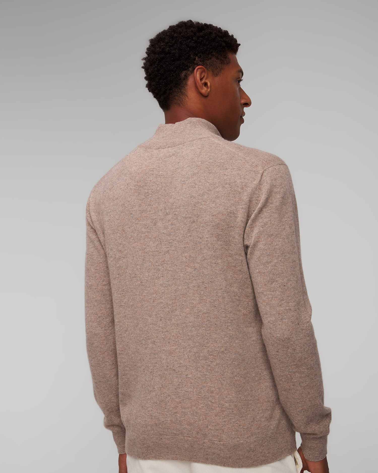 Maglione beige in cashmere da uomo Johnstons of Elgin