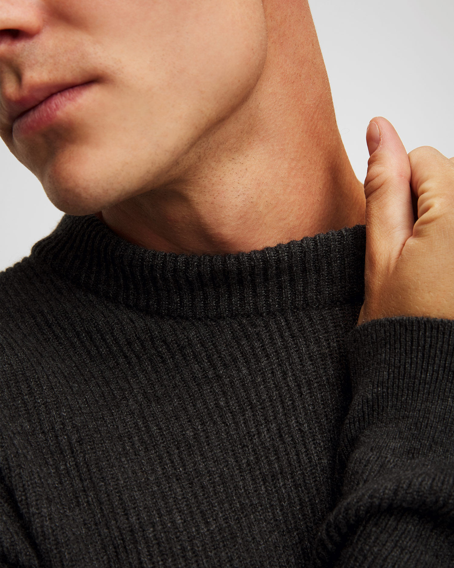 Pánsky kašmírový sveter Johnstons of Elgin