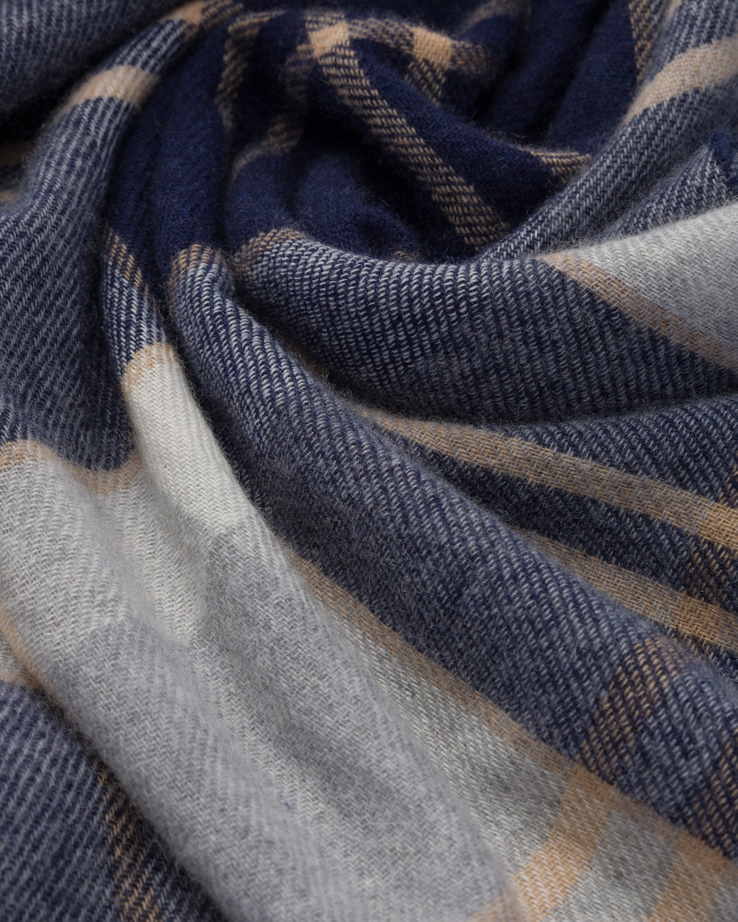 Cashmere scarf Johnstons of Elgin