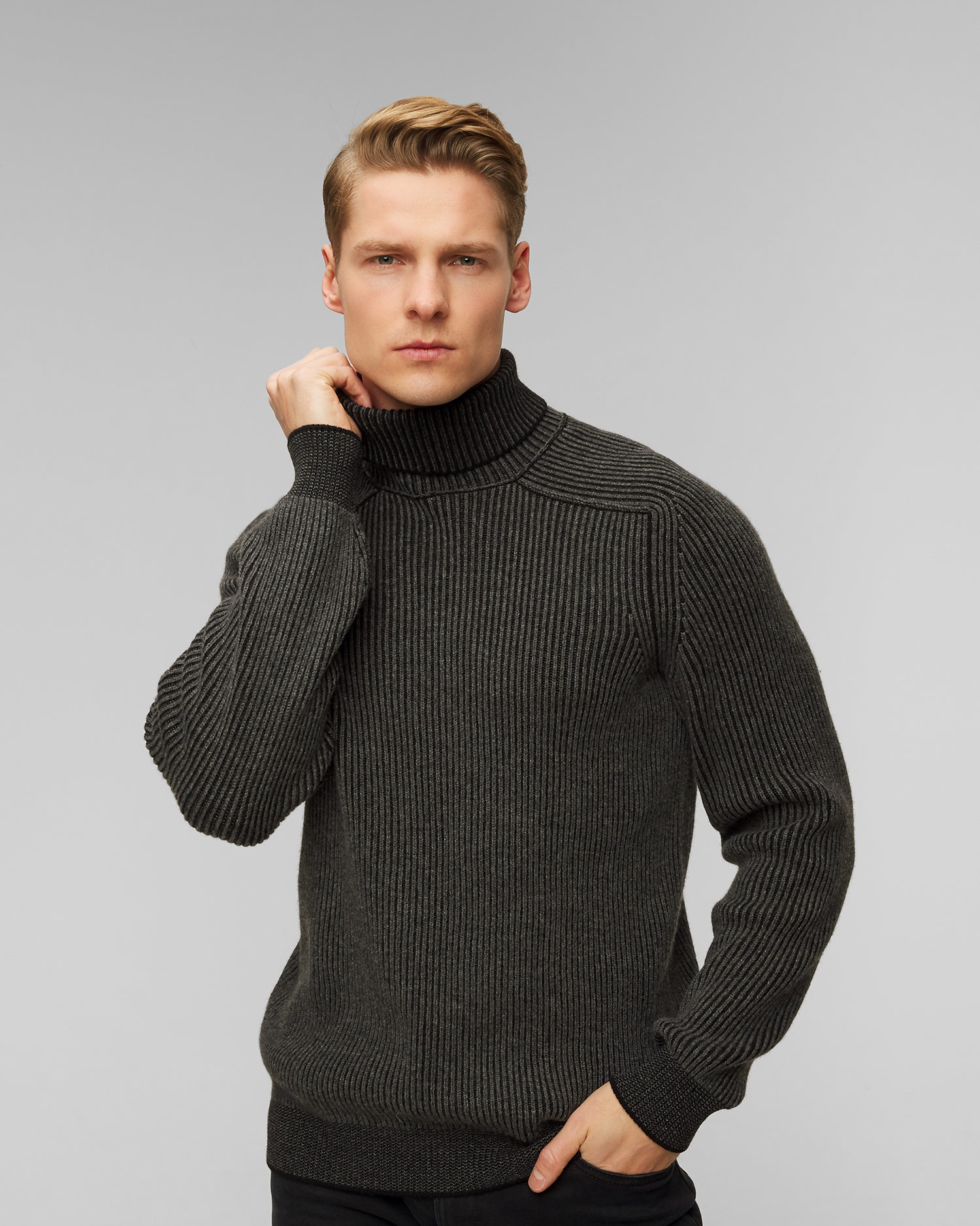 Maglione a collo alto nero in cashmere da uomo Sease