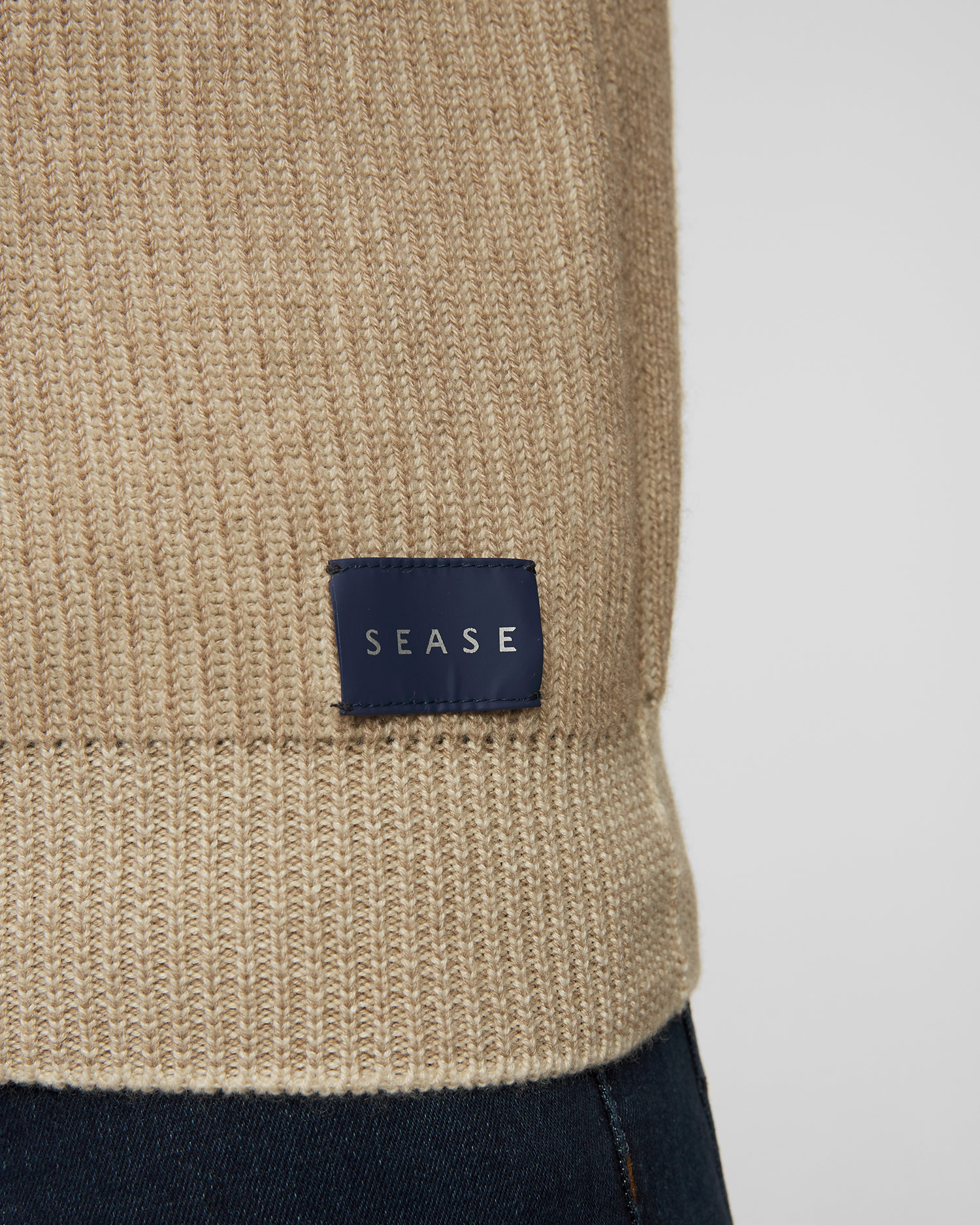 Maglione a collo alto beige reversibile in cashmere da uomo Sease