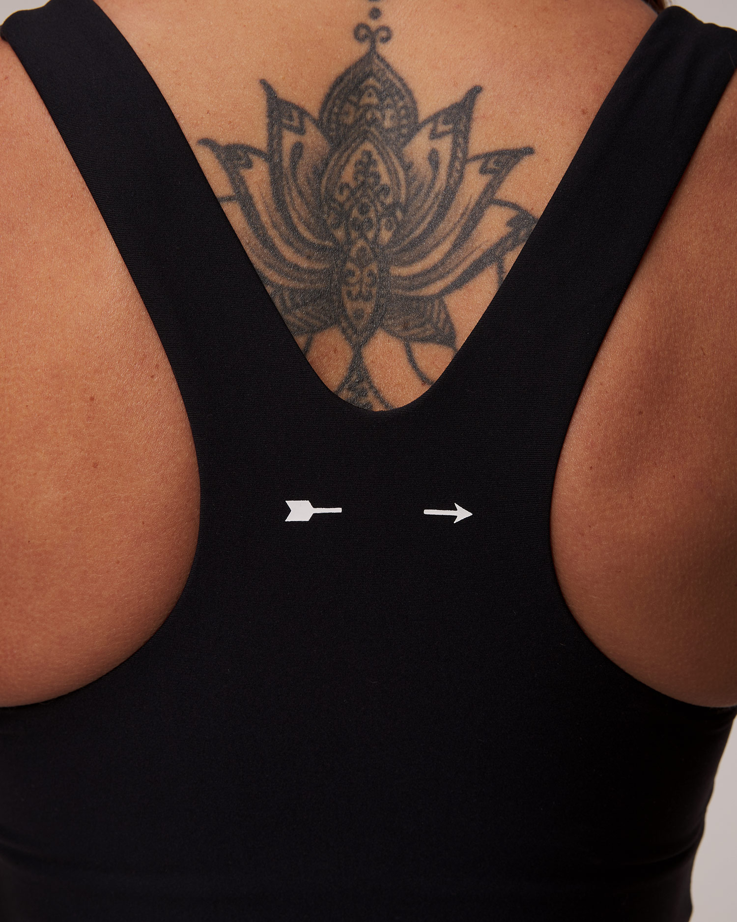 Dámska čierna športová podprsenka The Upside Peached Jade Bra